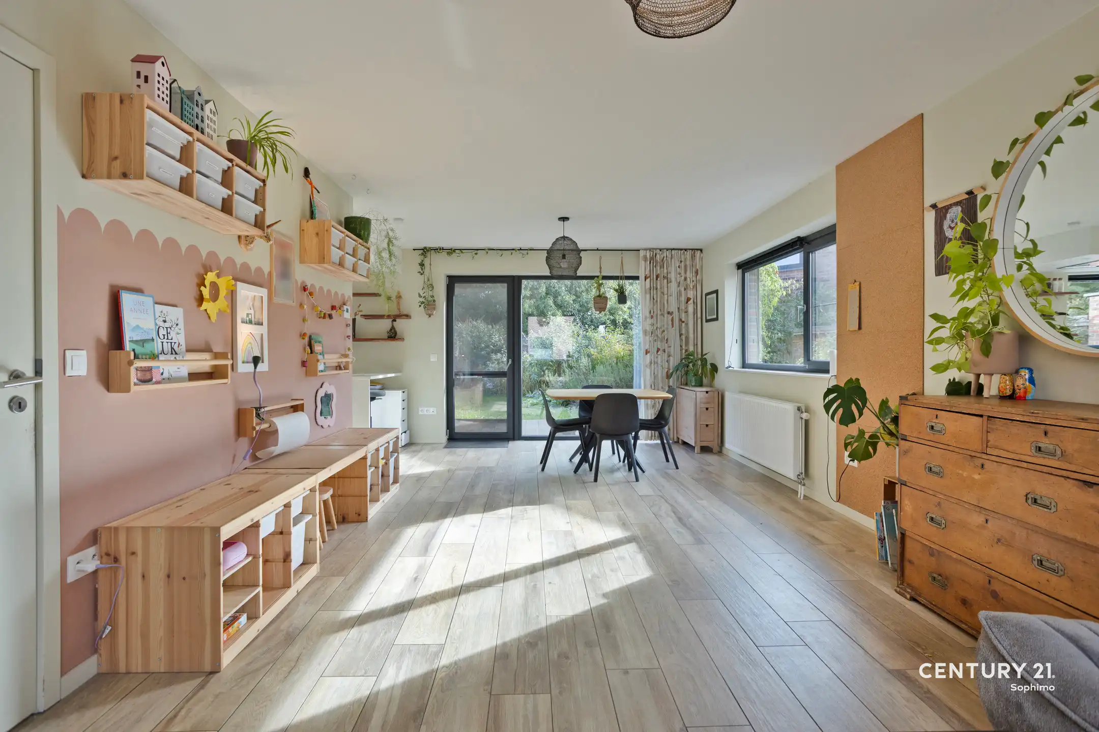 Recente, instapklare woning met 4 slaapkamers foto 5