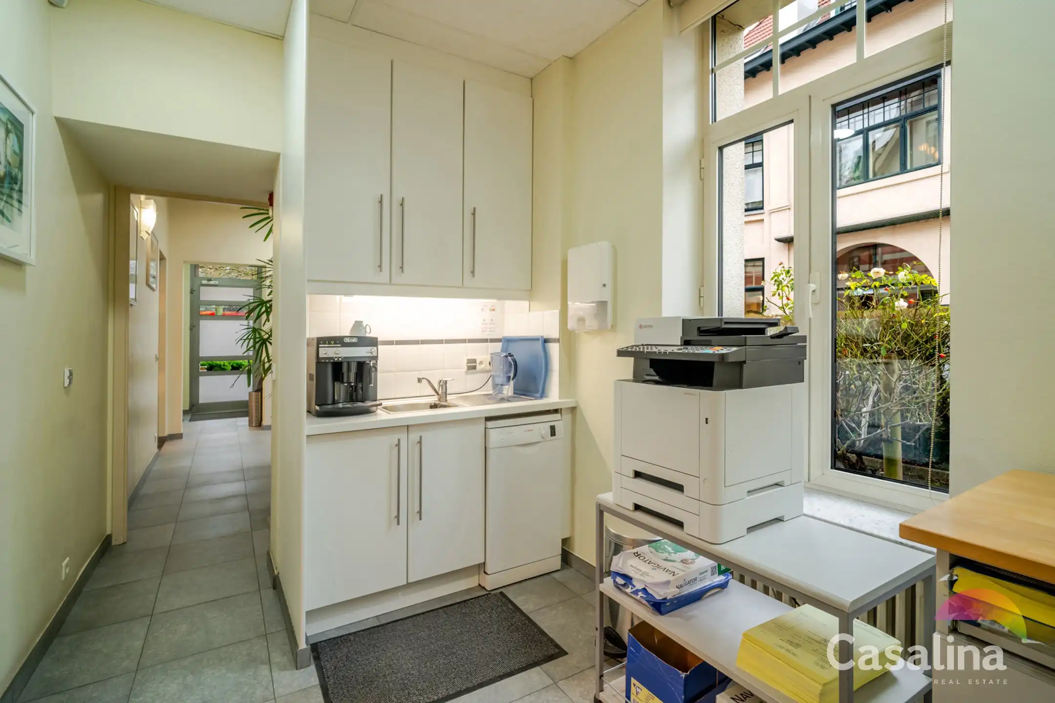 Kantoorgebouw met appartement & parkeerplaatsen  ±535m² foto 13