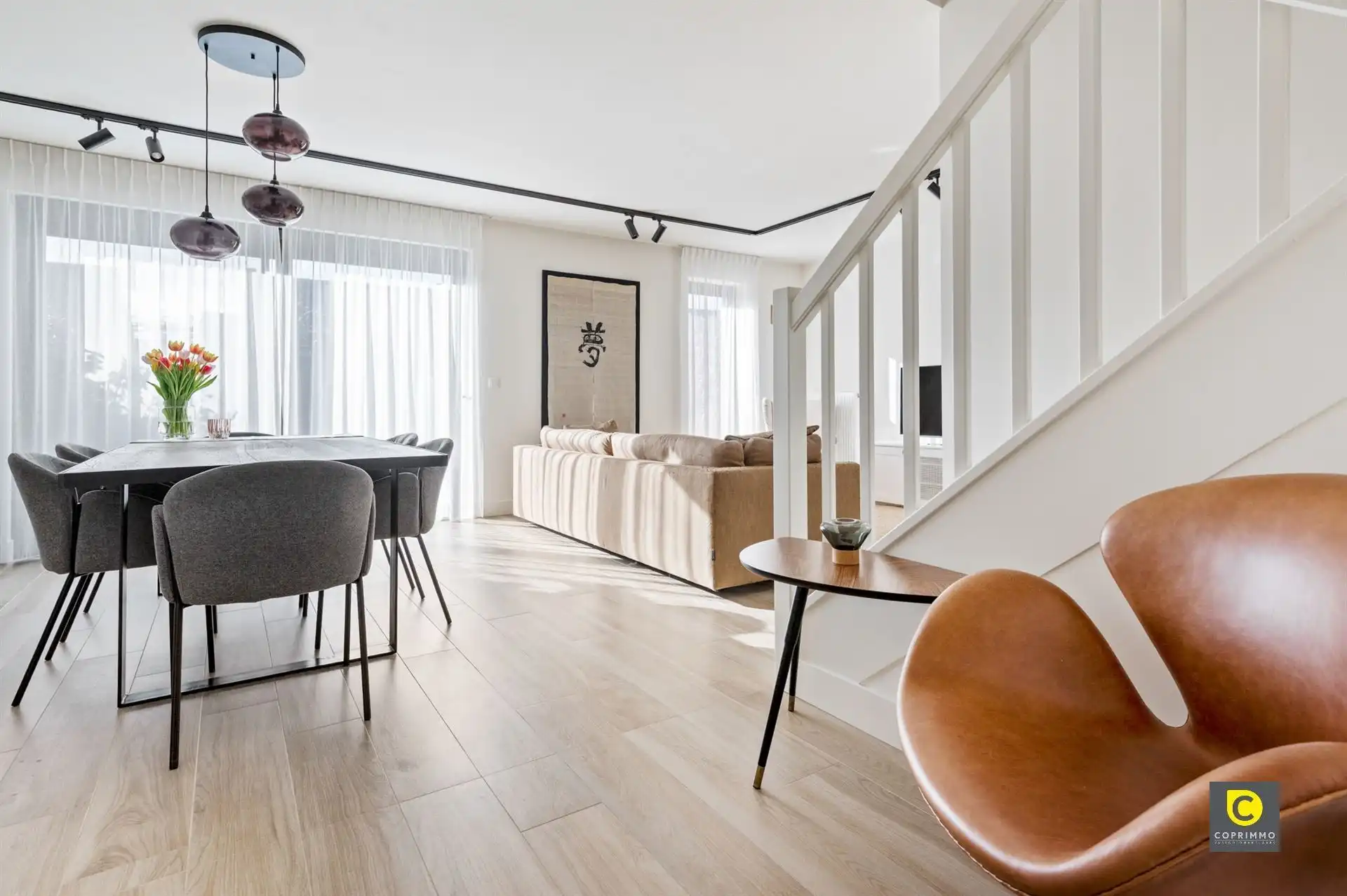 Instapklare 4 slpk woning met tuin op toplocatie! foto {{pictureIndex}}