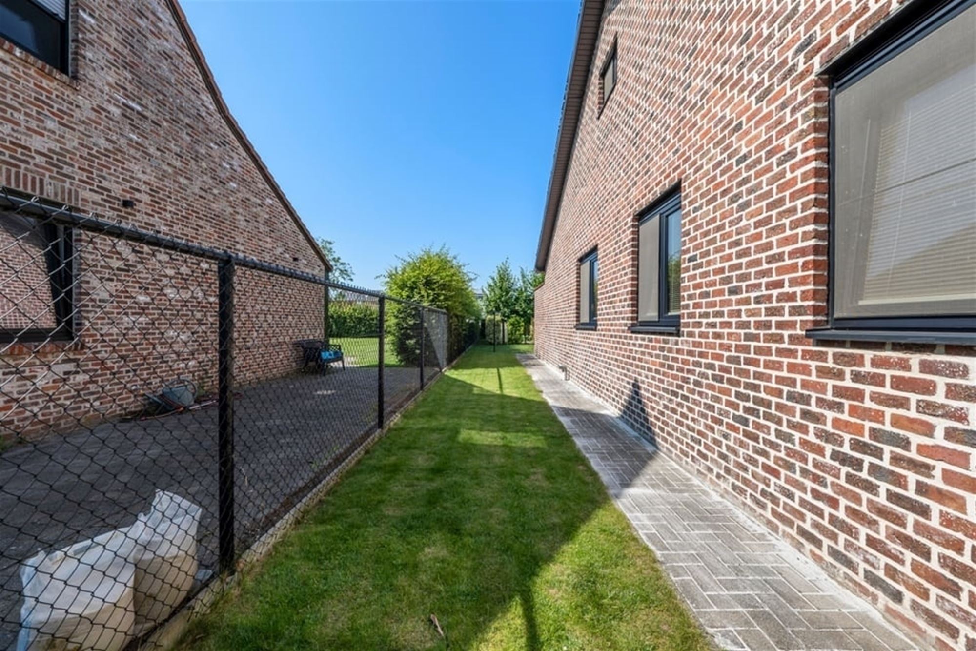 ENERGIEZUINIGE GEZINSWONING MET GARAGE IN HASSELT foto 39