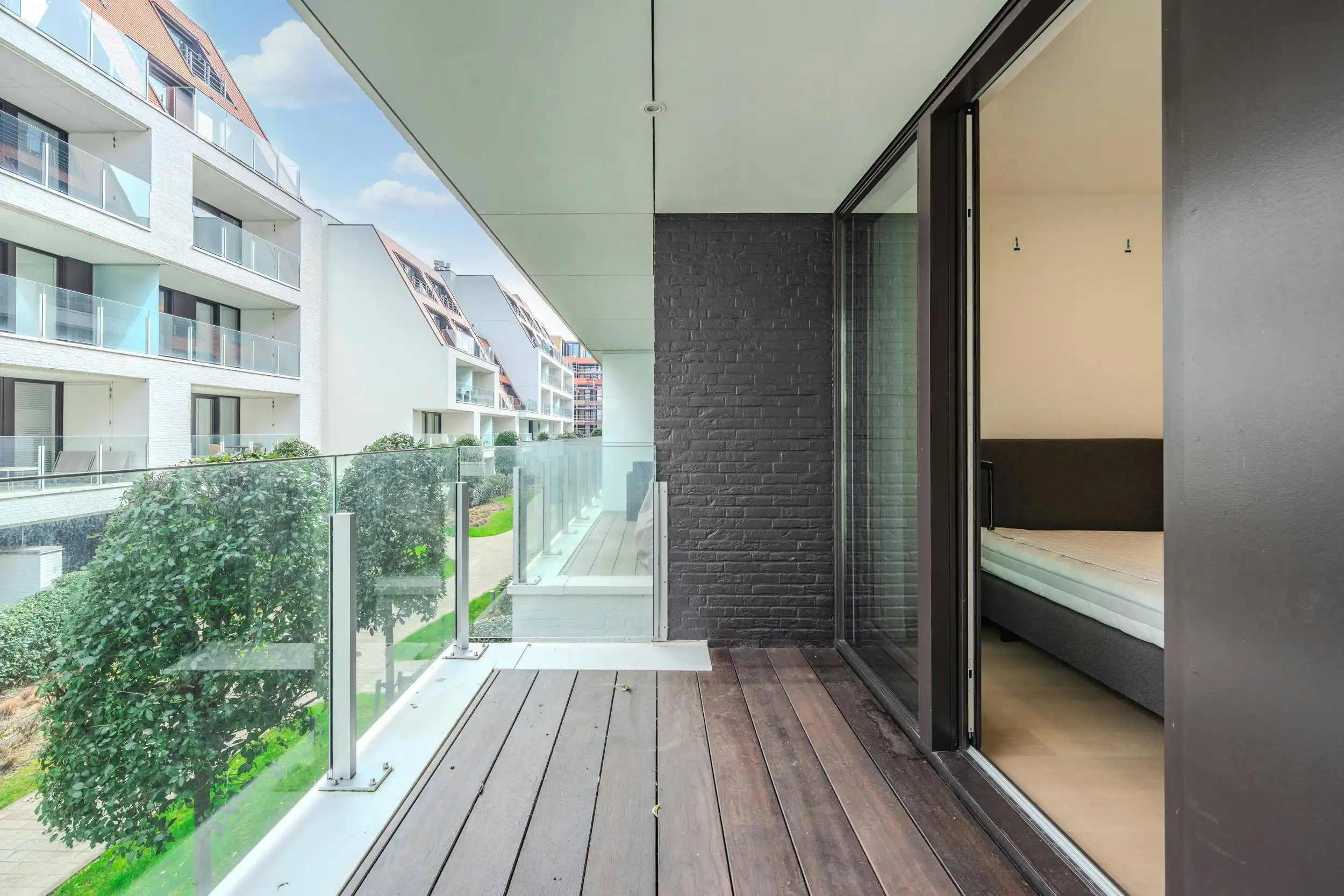 Recent appartement met twee slaapkamers en ruime terrassen foto 20