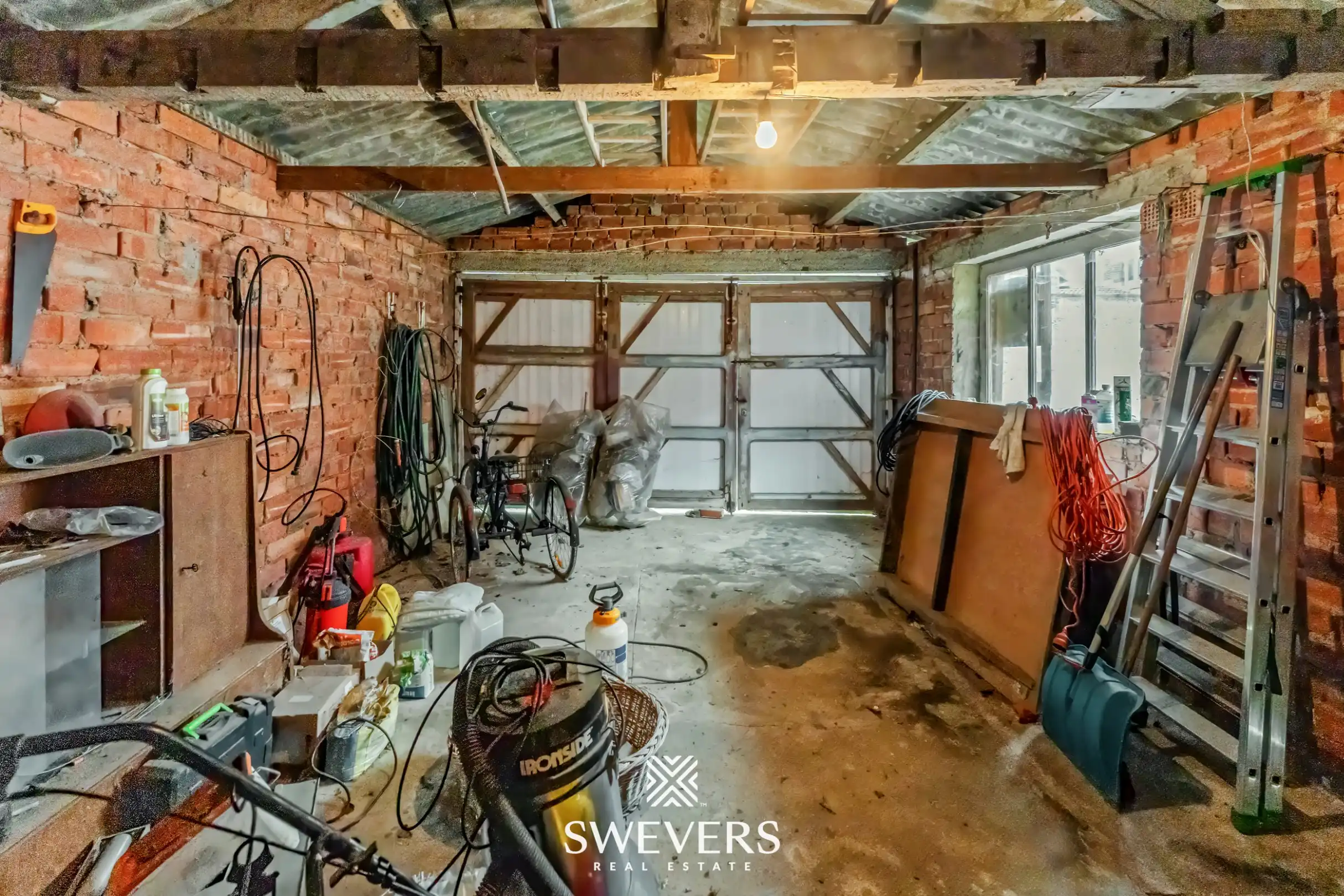 Statige woning met veel potentieel te Hoepertingen foto 21