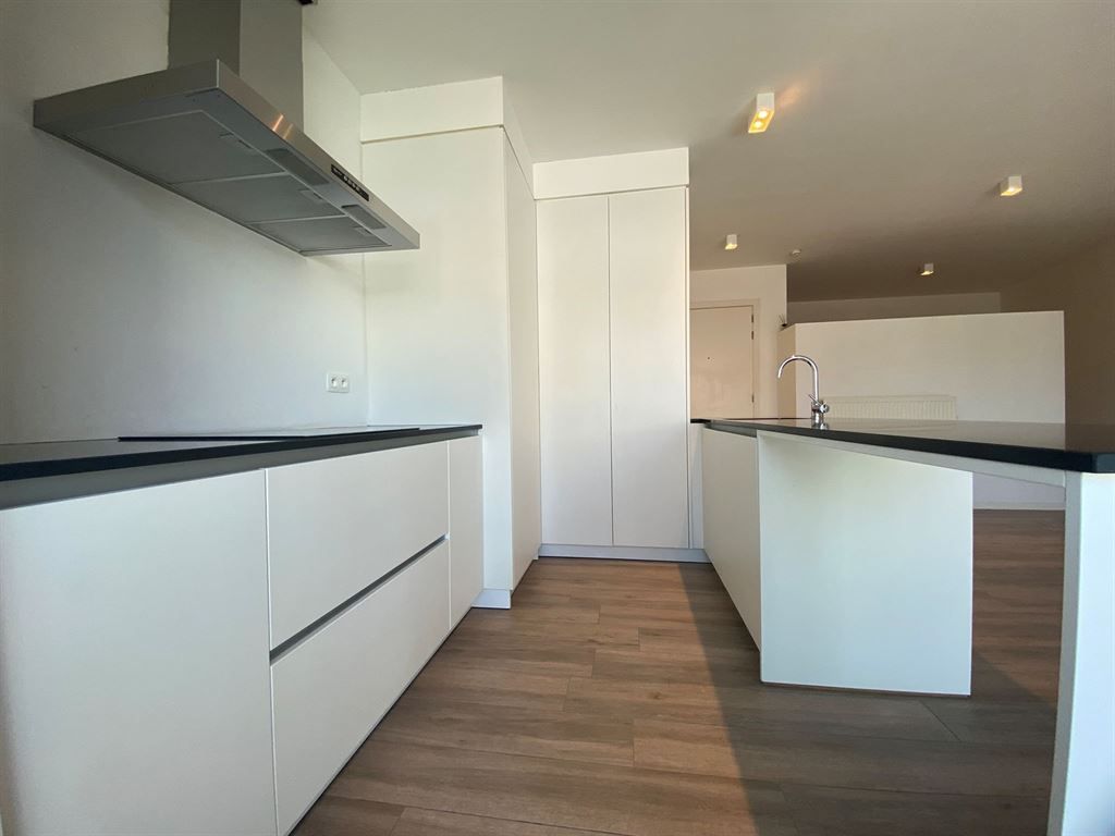 Recent appartement in het centrum van Brasschaat foto 4
