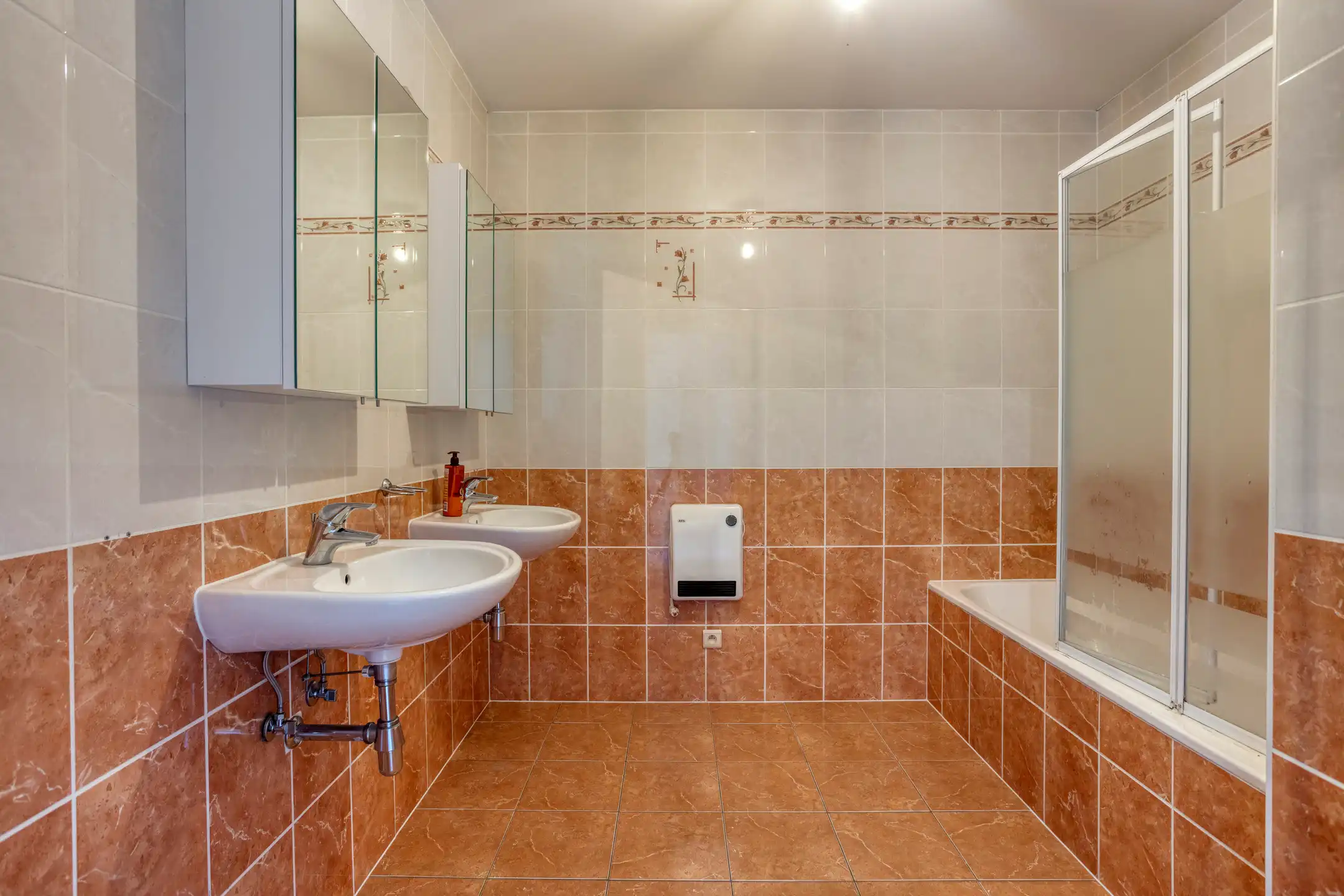 Instapklaar appartement met 2 slaapkamers en 2 terrassen foto 12