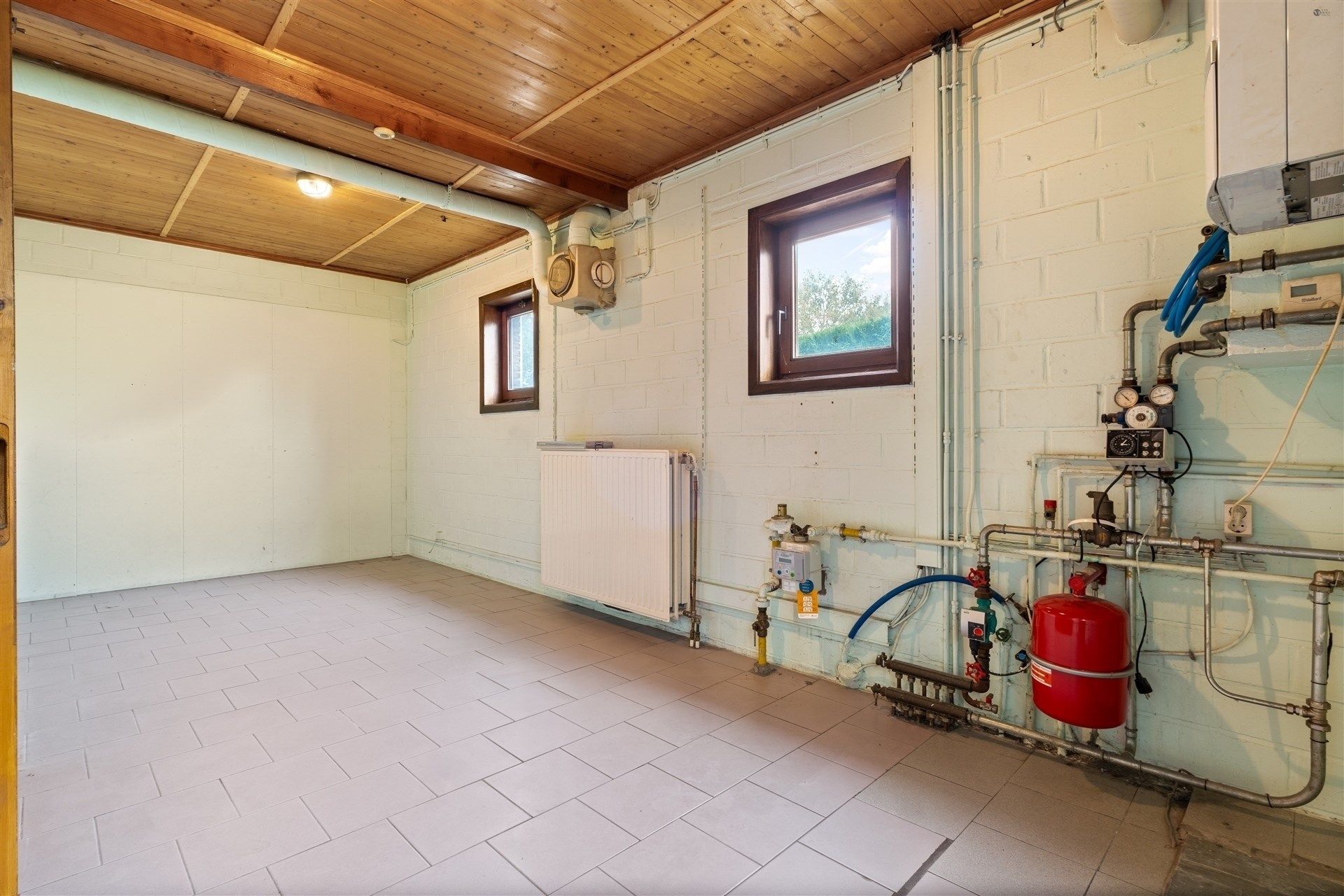 ruim en goed verzorgde woning met grote veranda  foto 8