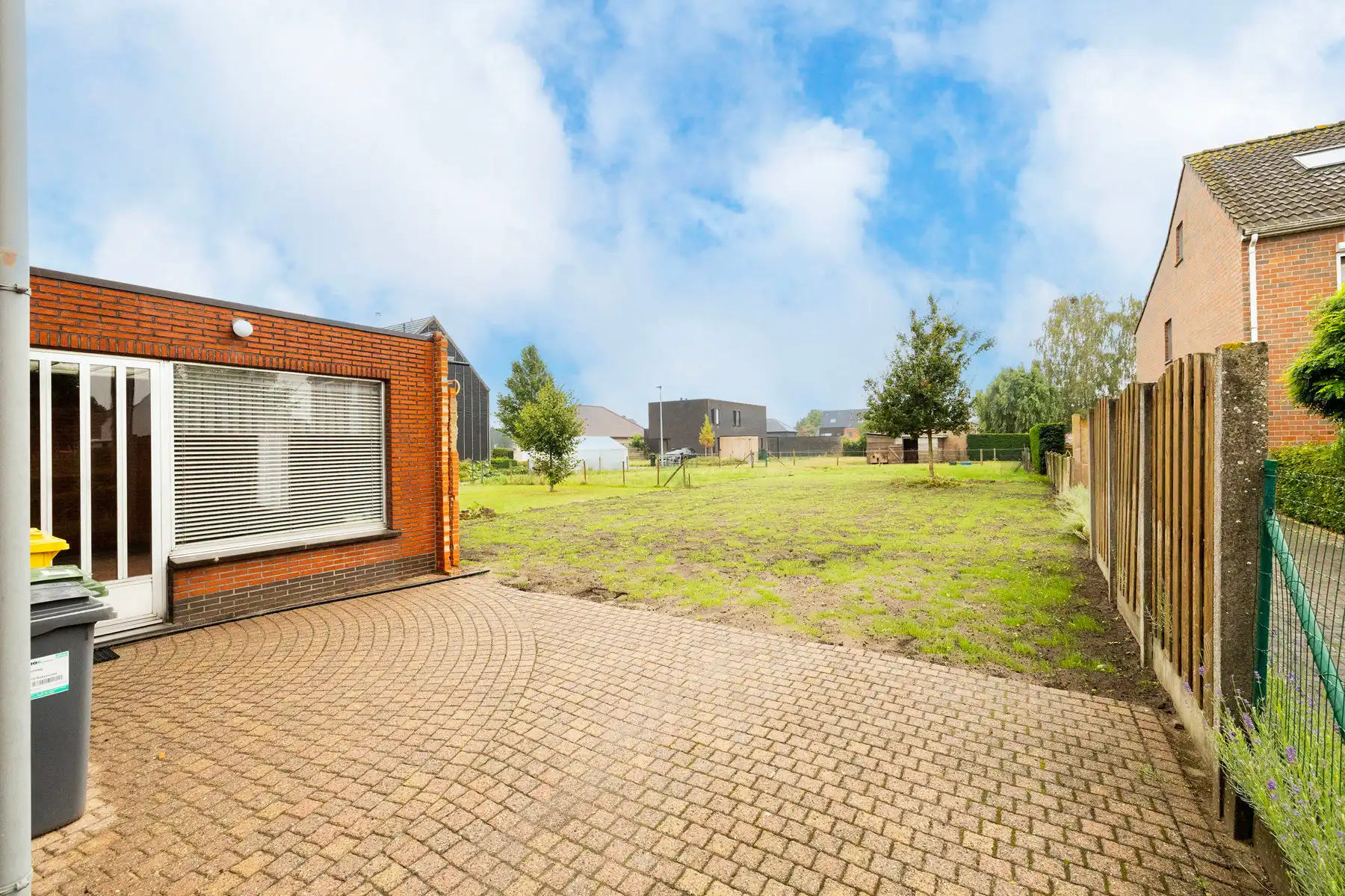 Te renoveren woning met veel potentieel op rustige locatie foto 24