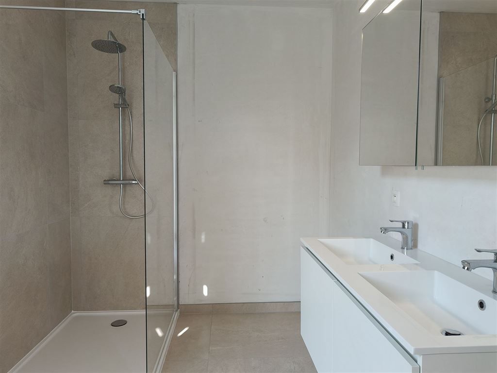 Moderne half-open nieuwbouwwoning met zicht op de Kempische Vaart foto 10
