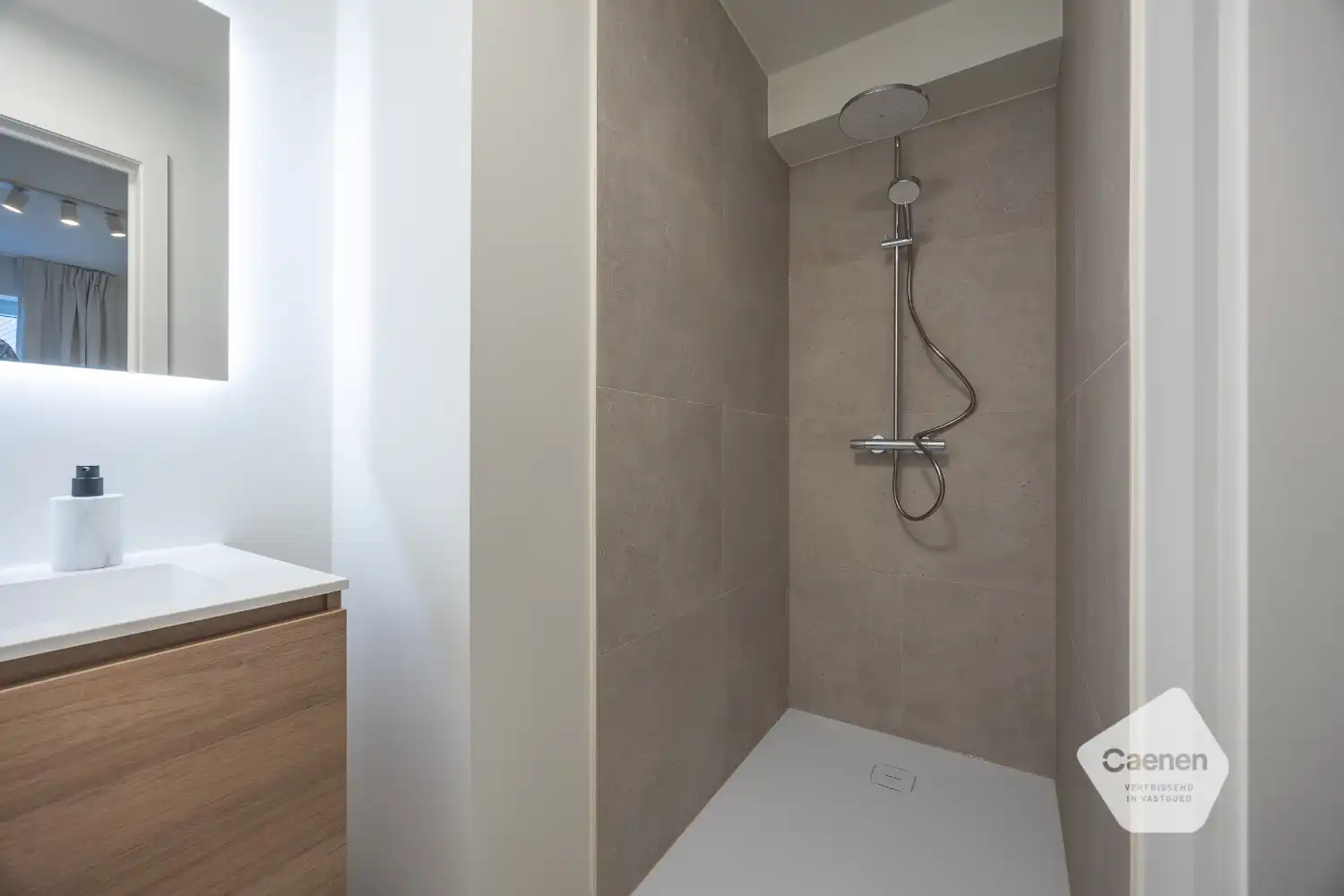 Nieuwbouwappartement met 1 slaapkamer te koop in het hartje van Oostende foto 12