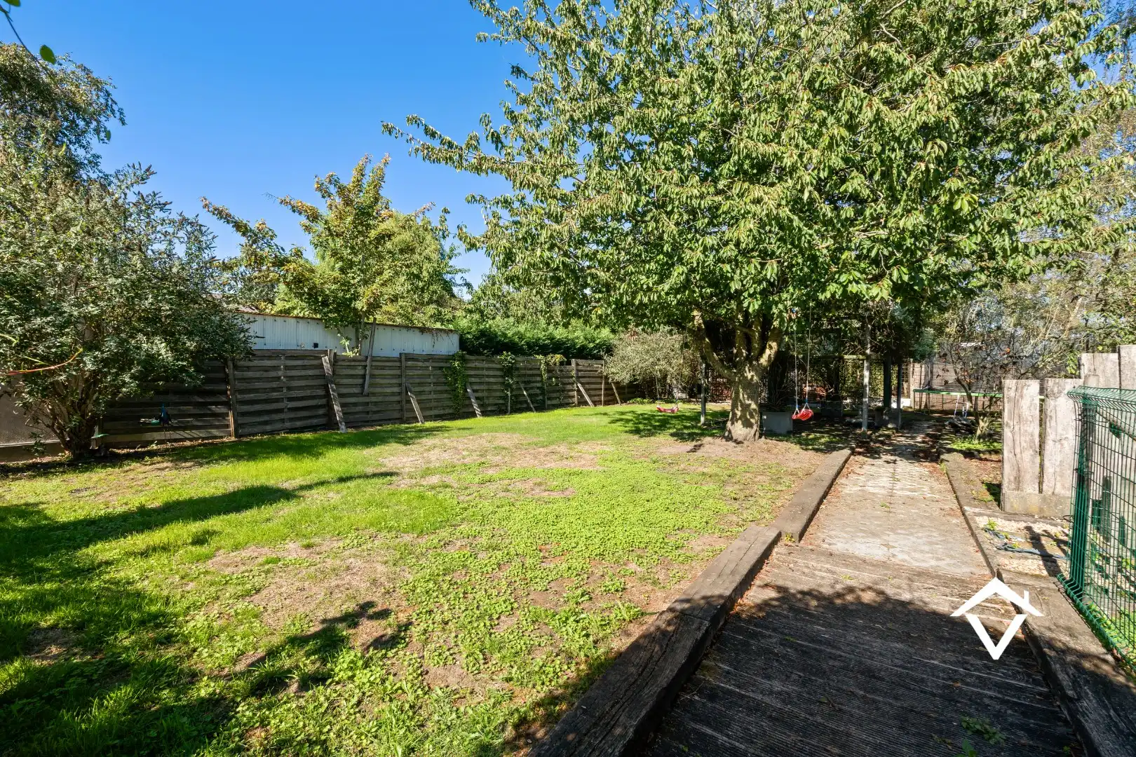 Zeer grote woning te koop in het centrum van Eernegem foto 14
