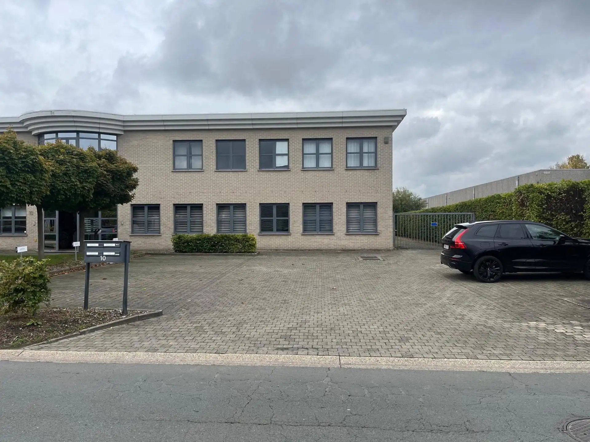 Kontich: magazijn 620m² met kantoor en buiten stockage foto 10