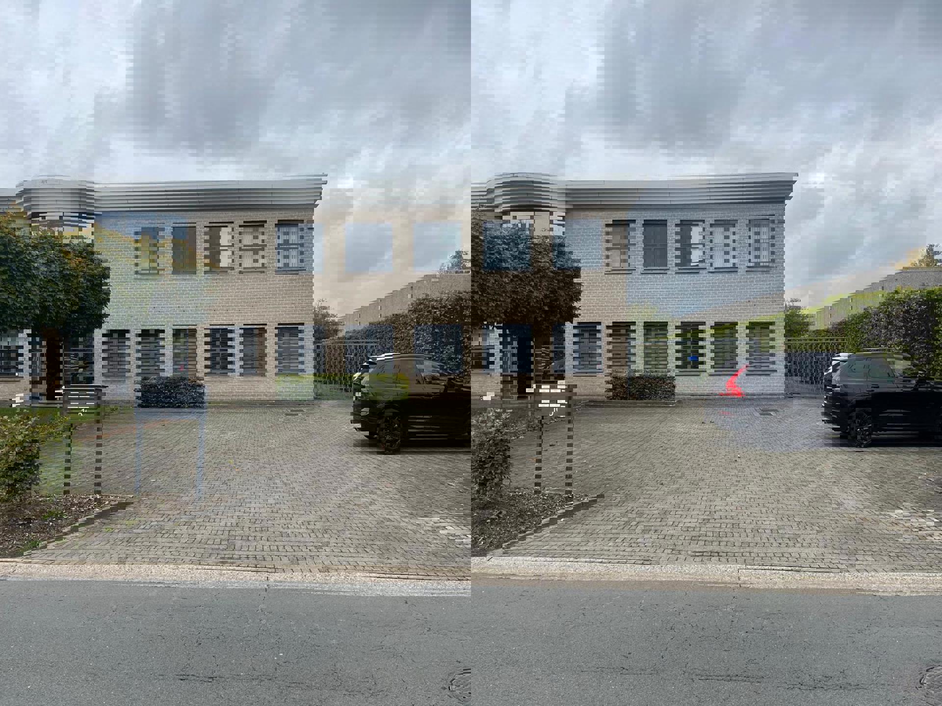 Kontich: magazijn 620m² met kantoor en buiten stockage foto 10