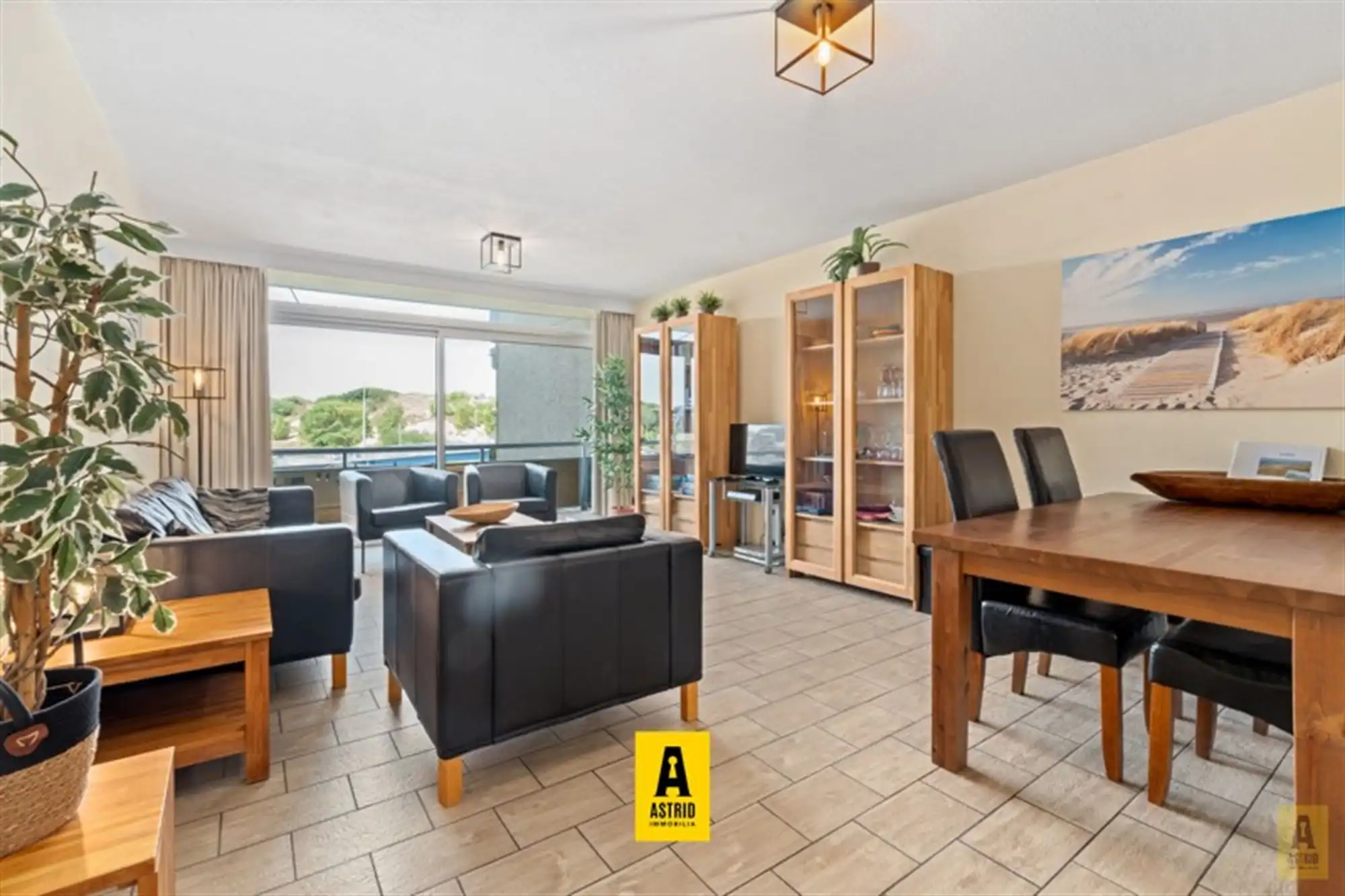 Zonnig appartement met open zichten vlakbij strand! foto 4