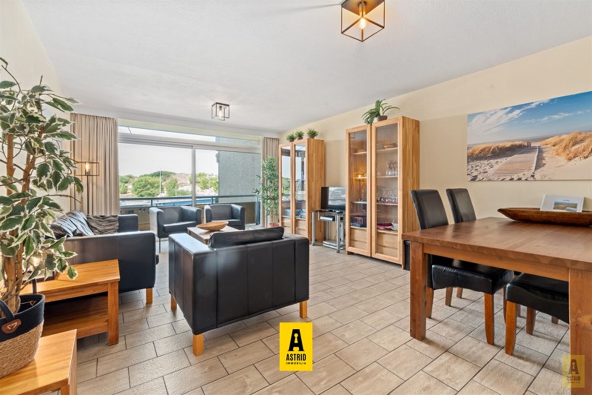 Zonnig appartement met open zichten vlakbij strand! foto 4