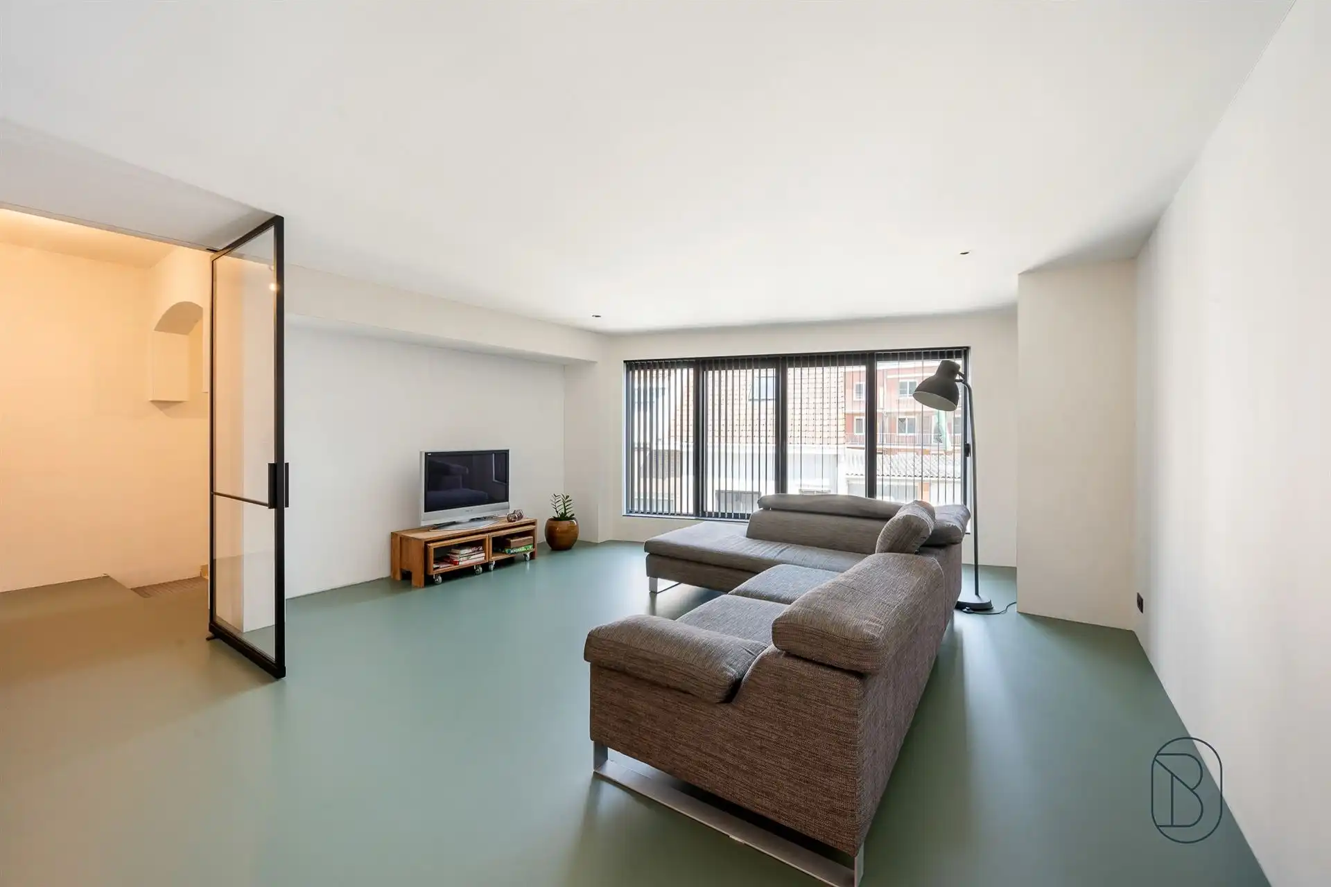 Unieke woning met 6 slk en polyvalente loods, centrum Tielt foto 8