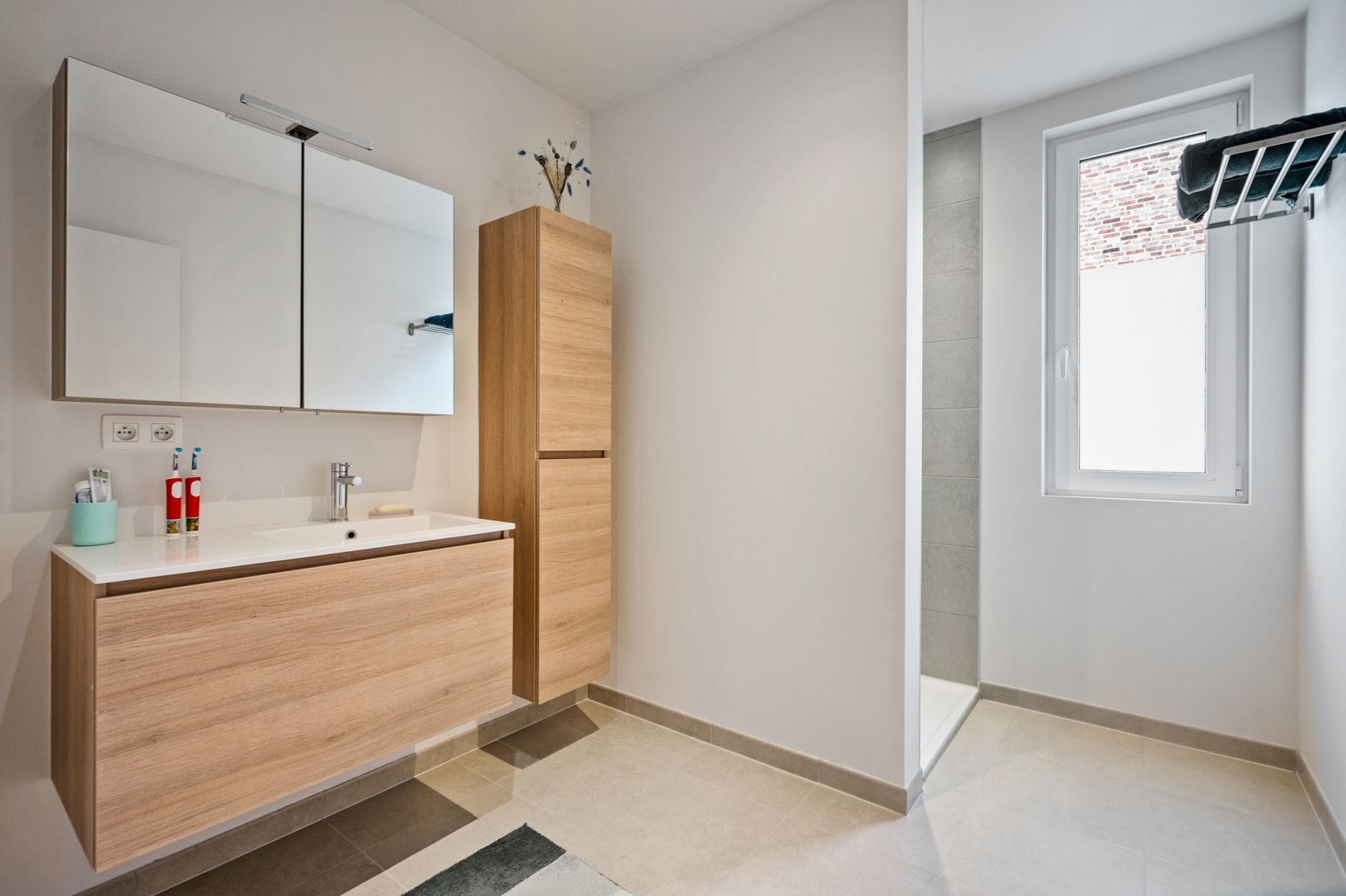 Gezinswoning met grote tuin en energiezuinige troeven foto 11