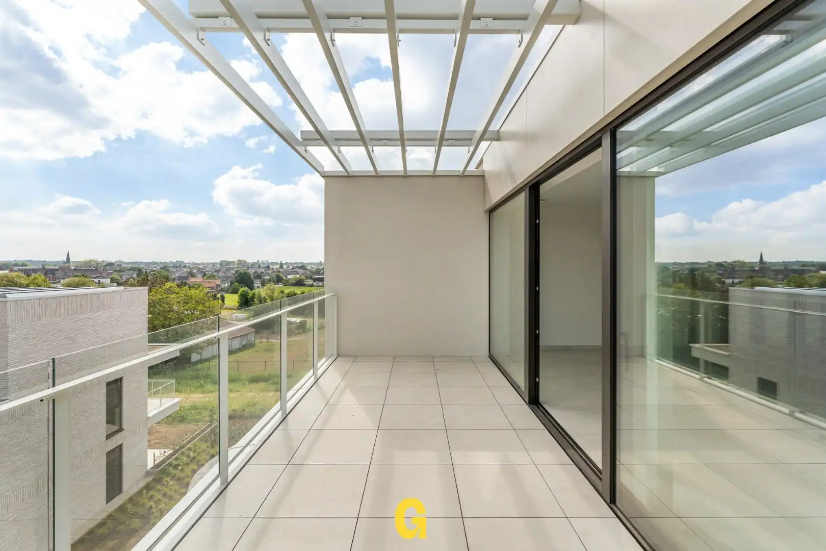 Knap nieuwbouwappartement op de hoogste verdieping in residentie Bella Vista, met twee terrassen en prachtige zichten, inclusief 2 standplaatsen, vlak bij het c foto 18