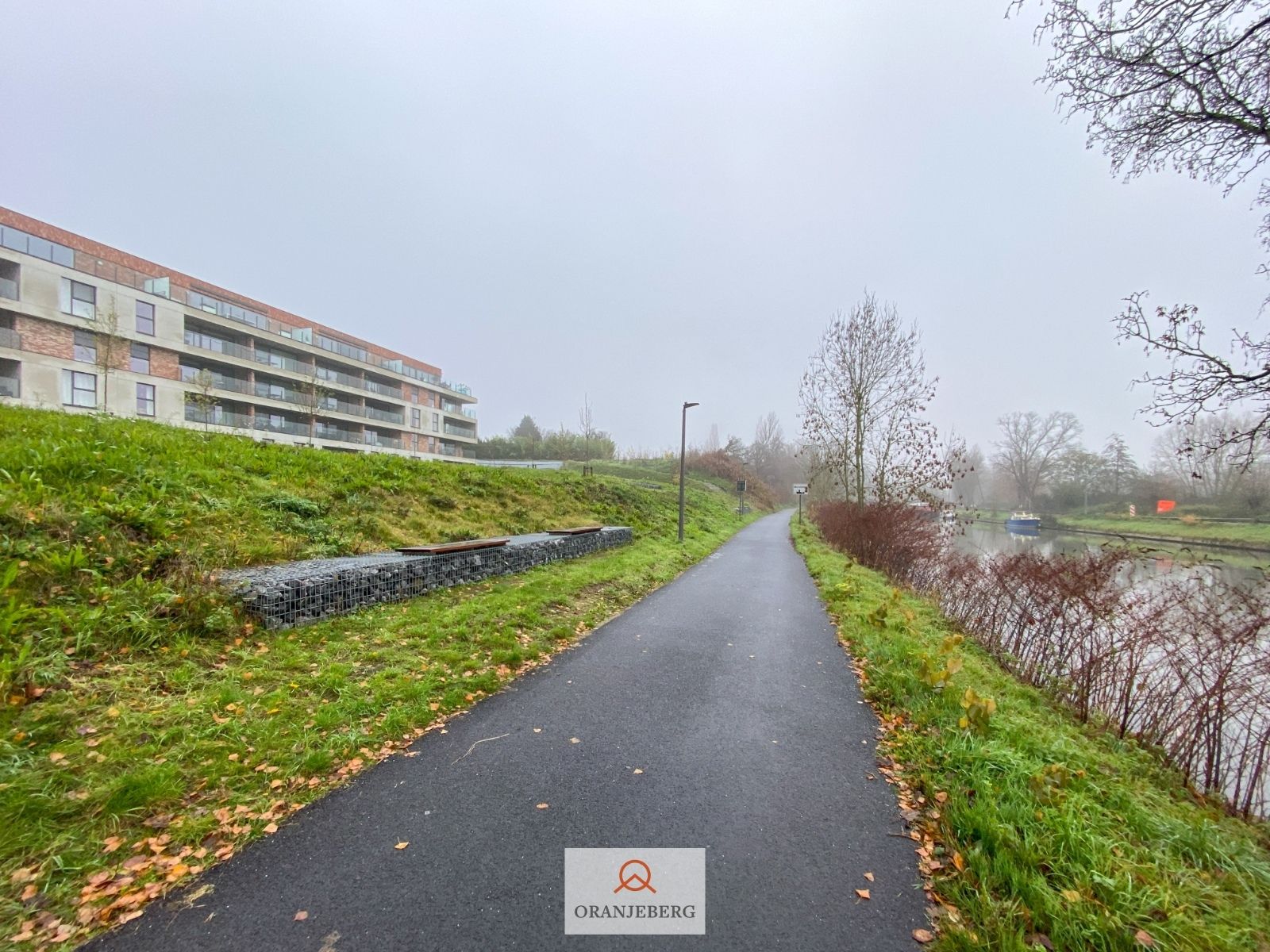 Luxe 2 slaapkamerappartement met 2 terrassen en privatieve tuin foto 42