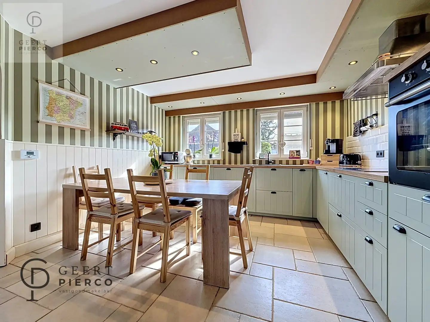 Knappe woonst op toplocatie foto 15