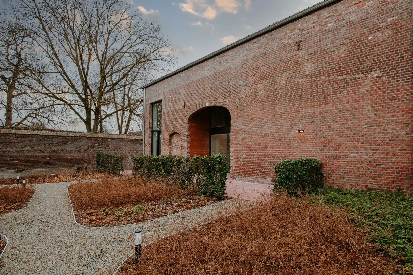 Lichtrijke woning met drie slaapkamers en twee badkamers (aankoop onder registratierechten, 2% mogelijk) foto 3