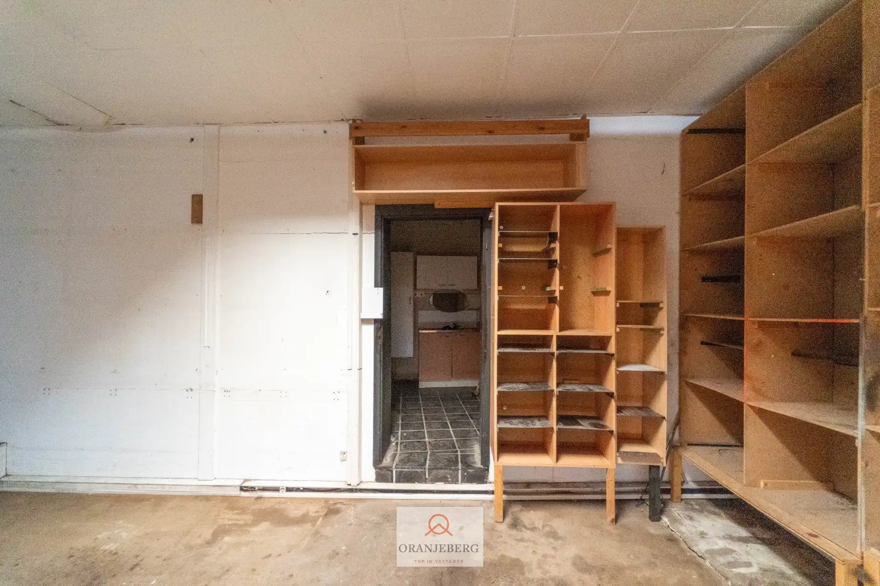 Magazijn te huur voor KORTE DUUR – 850 m² - op toplocatie Afrikalaan nabij Gent-Dampoort foto 23