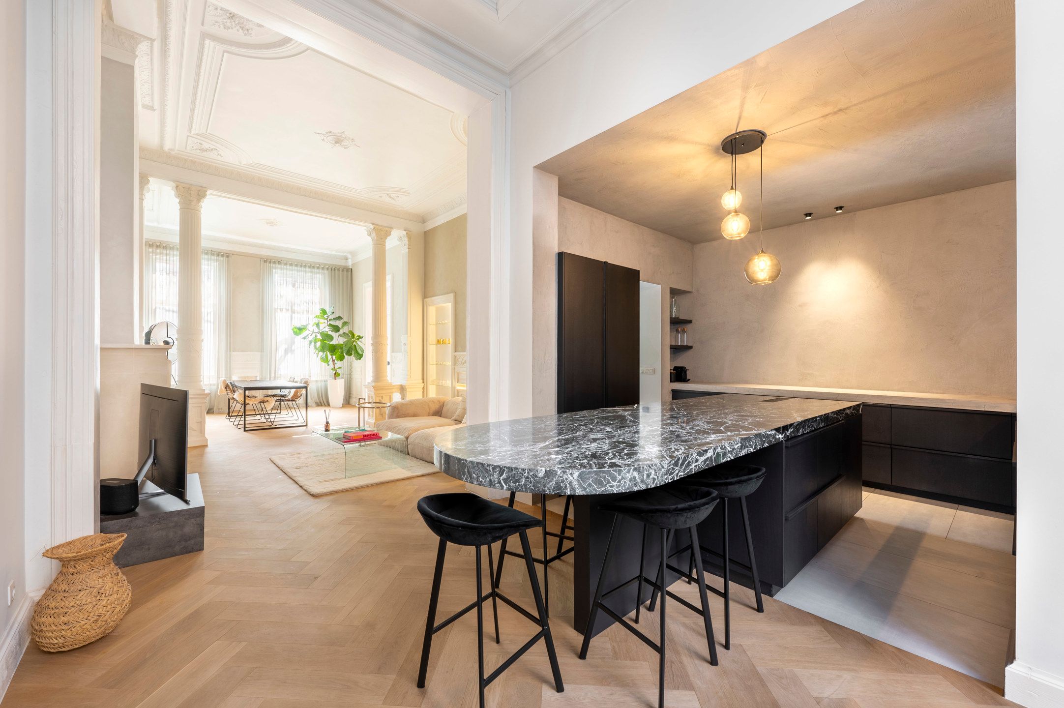 Indrukwekkend herenhuis op een toplocatie te Antwerpen Zuid. foto 5
