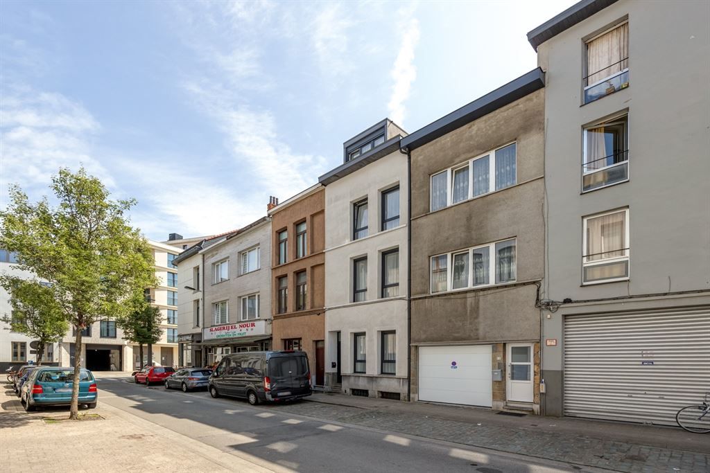 Ruime gerenoveerde woning met alle comfort foto 22