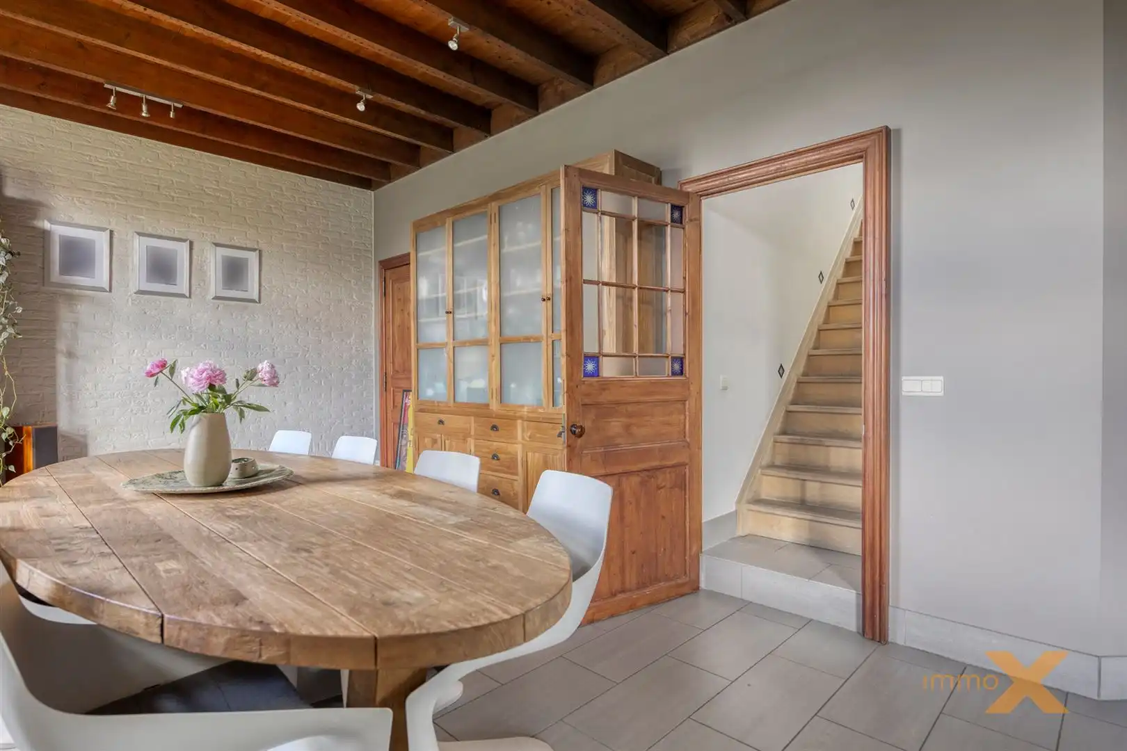 INSTAPKLARE HOEVEWONING MET STALLINGEN EN WEIDEN foto 6