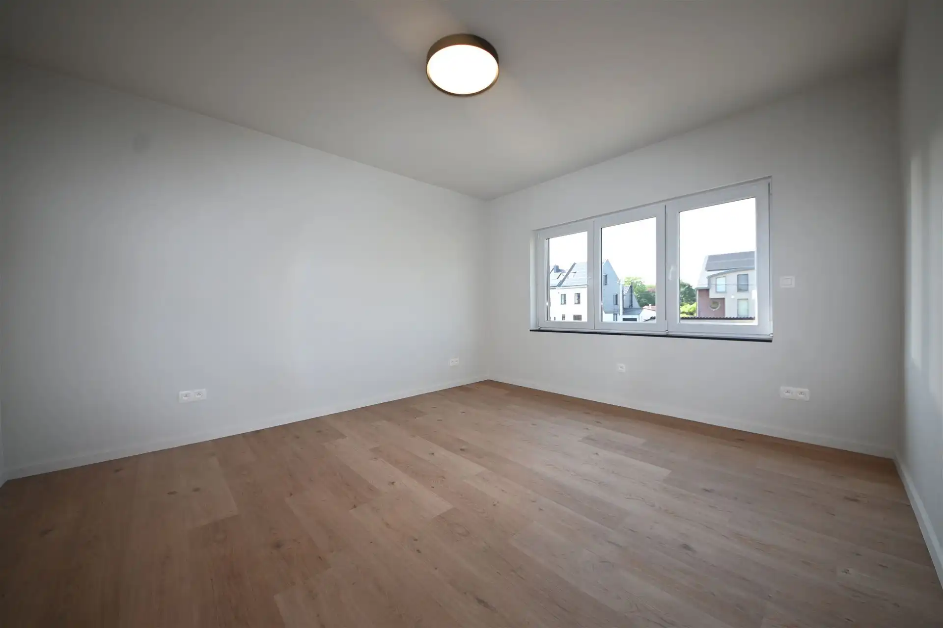 Gerenoveerd duplex appartement met 3 slaapkamers foto 6