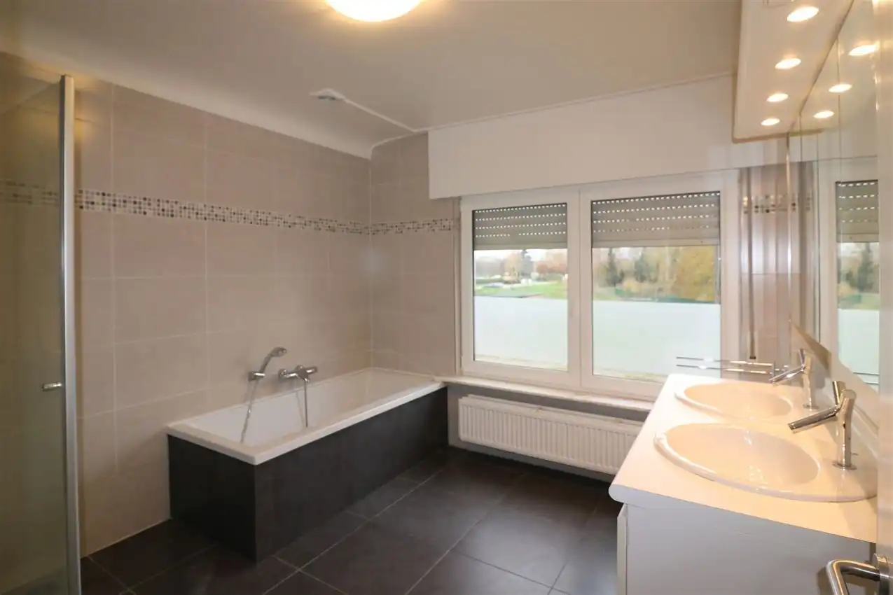 Villawoning, nabij station, 3 slpk., mooie omgeving, instapklaar foto 25