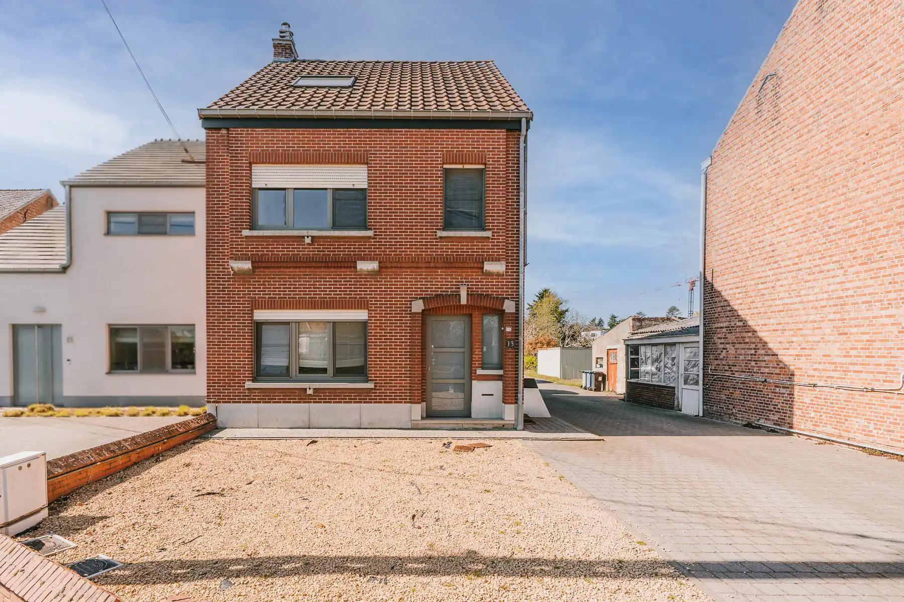 Uitstekend onderhouden woning met mooie tuin foto 2