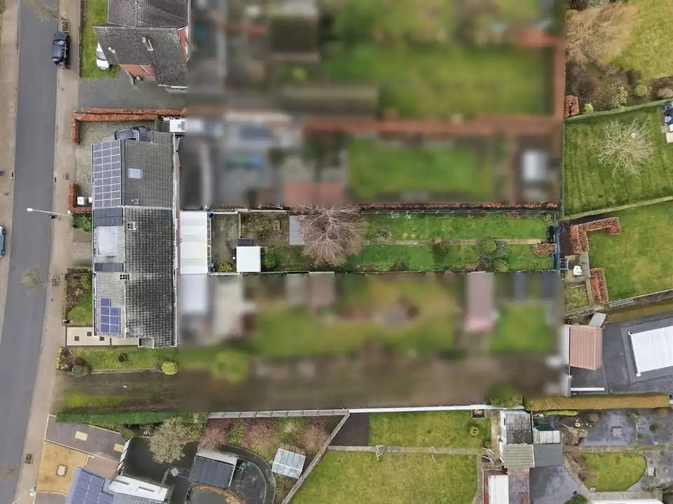 RUIME GEZINSWONING MET 3 SLKS, TUIN EN GARAGEBOX IN TONGEREN foto 35