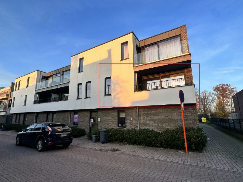 2-slpk appartement met terras, autostaanplaats en kelderberging foto {{pictureIndex}}