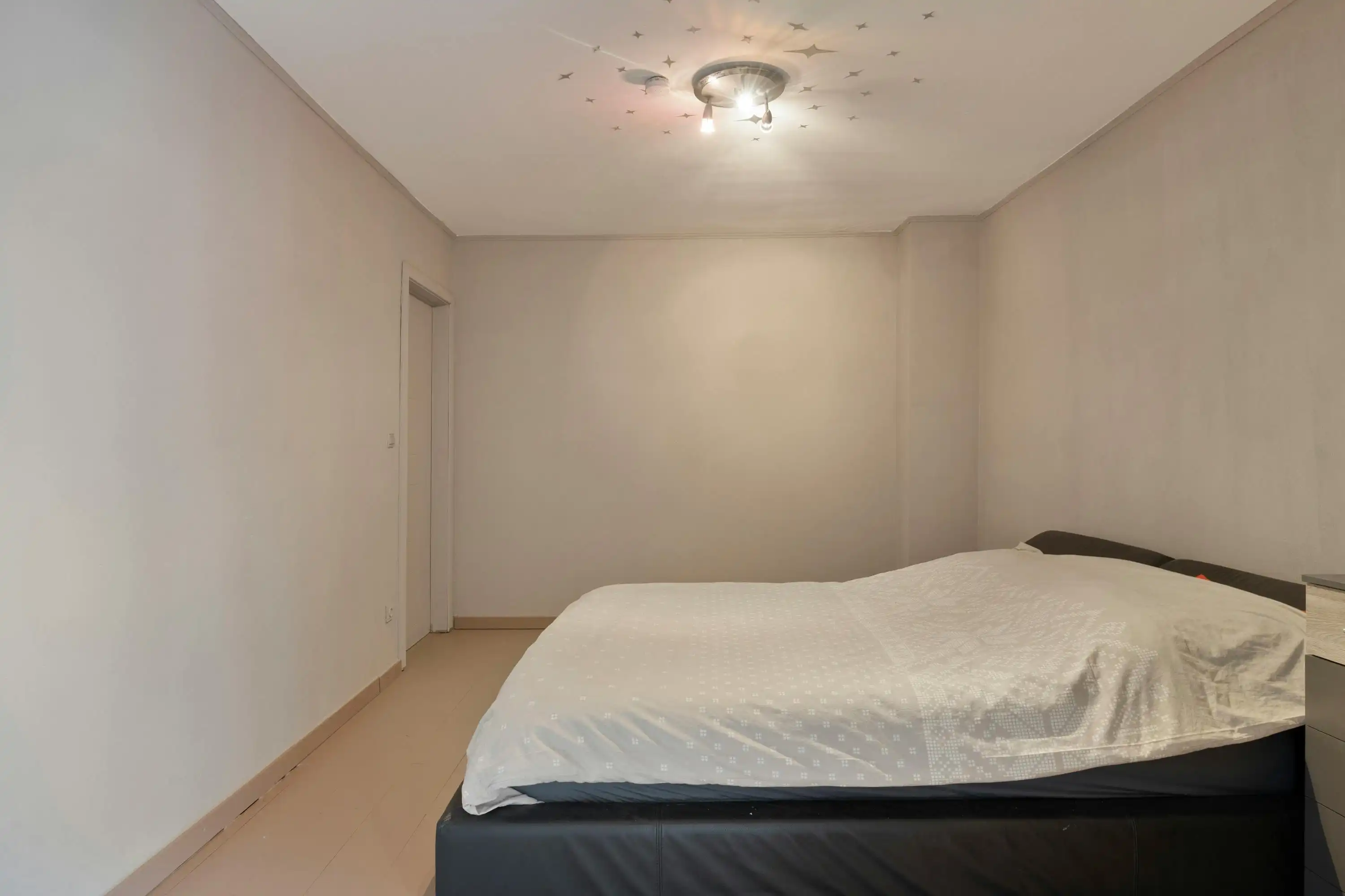 Handelsgelijkvloers met appartement op de markt in Ternat foto 43