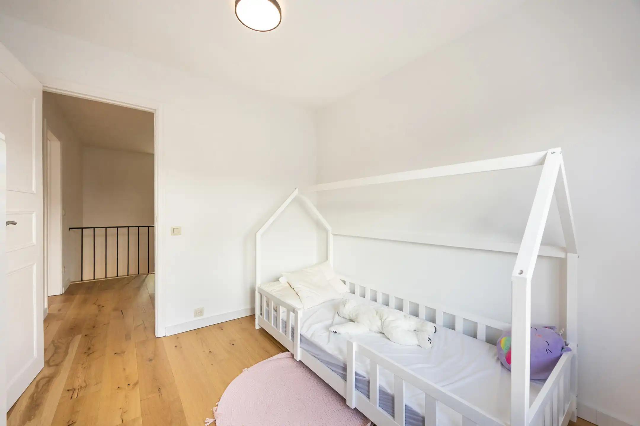 Gunstig gelegen woning met drie slaapkamers en garage foto 29