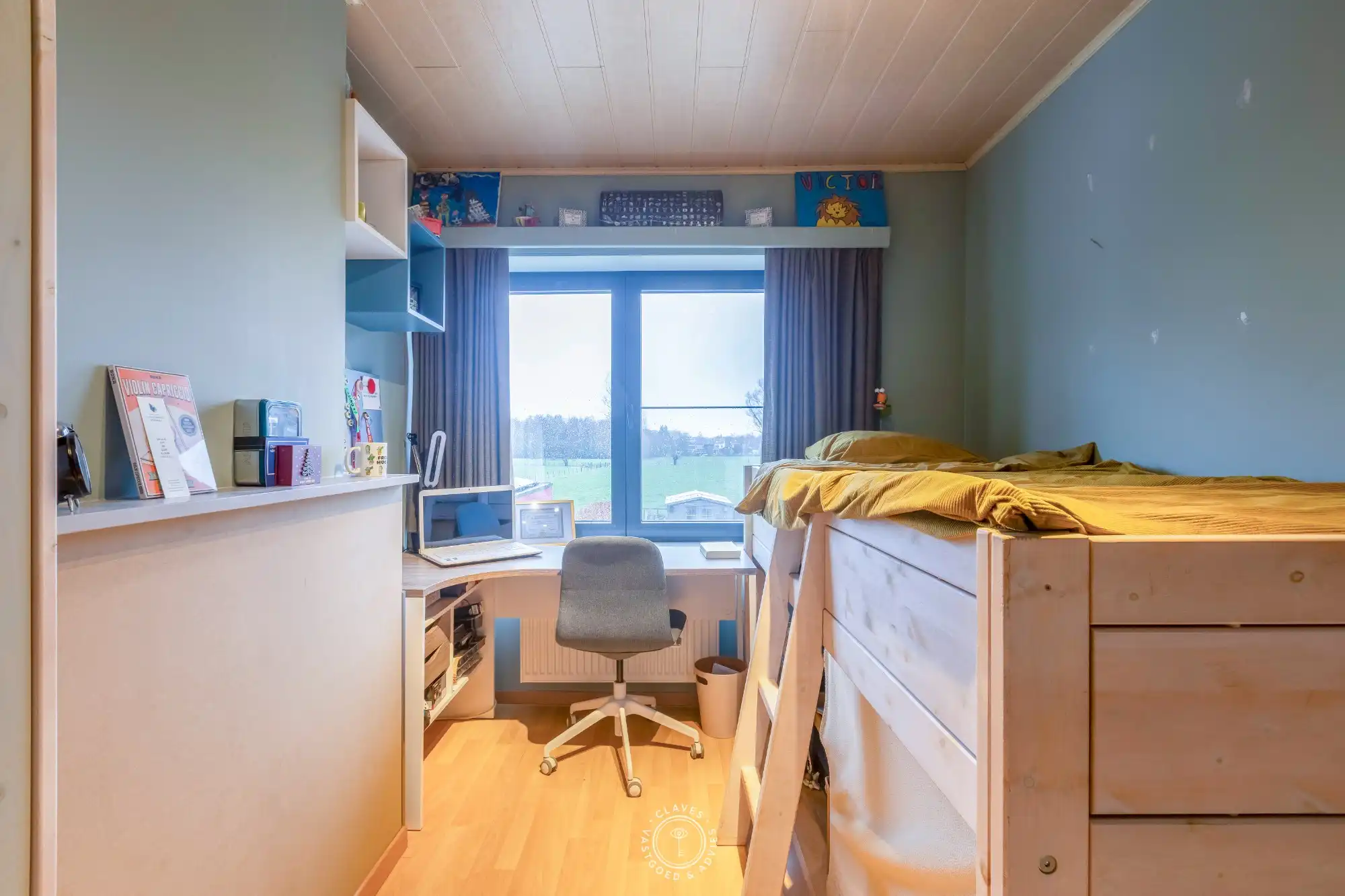 Charmante halfopen bebouwing met open zicht op achterliggende velden foto 16