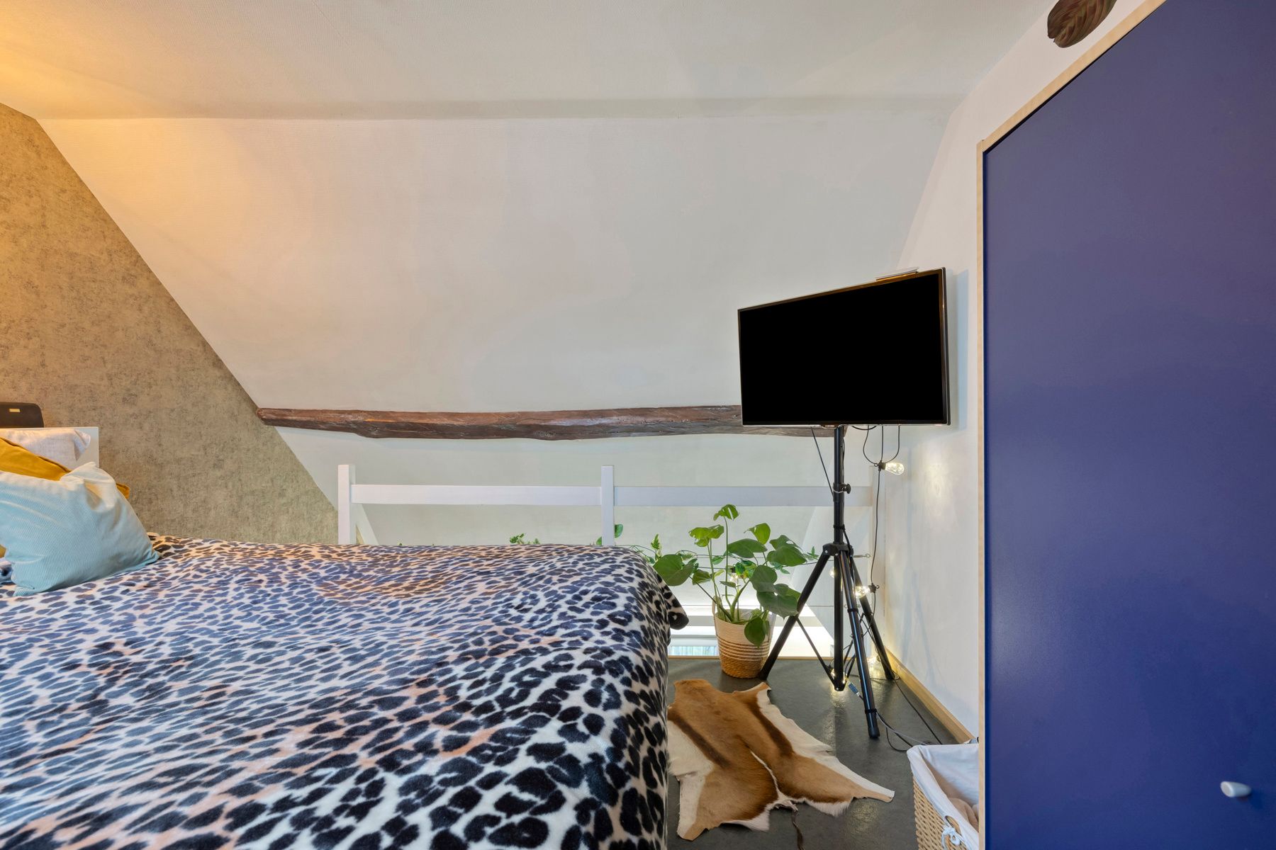 Zeer goed gelegen handelshuis + bovengelegen woonst en 2 kamers foto 27