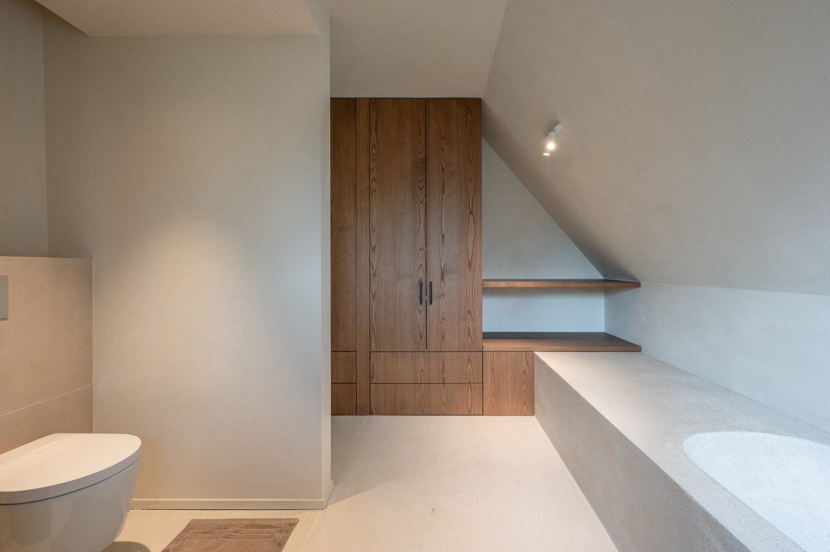 Alleenstaande en luxueus gerenoveerde villa op een rustige en residentiële ligging in Knokke foto 18