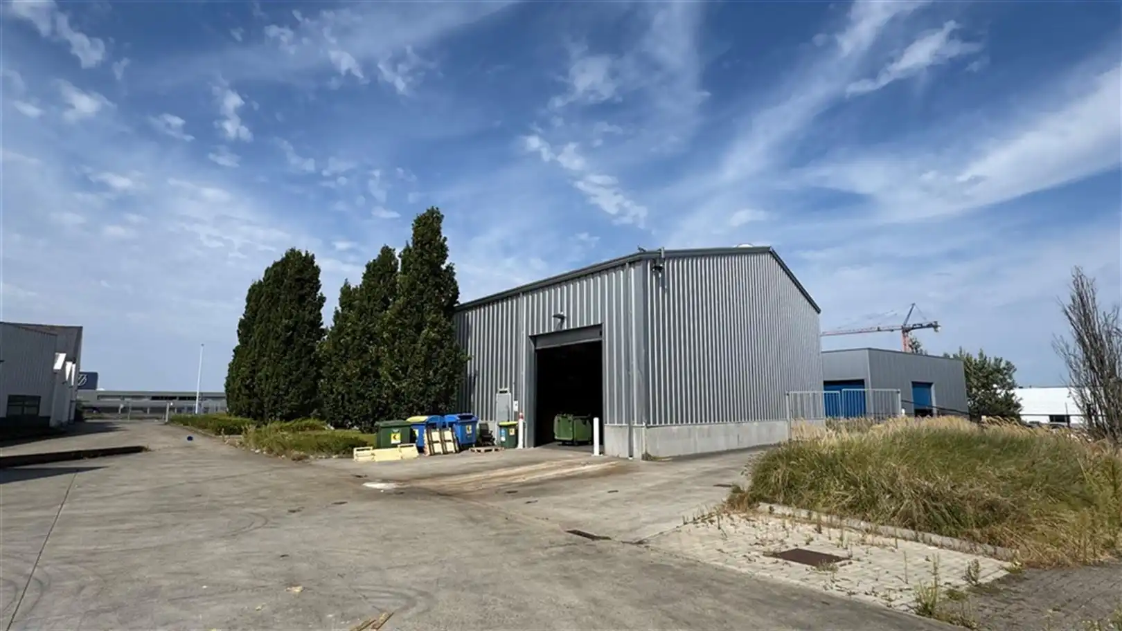 Bedrijfspand met uitmuntende zichtbaarheid foto 3