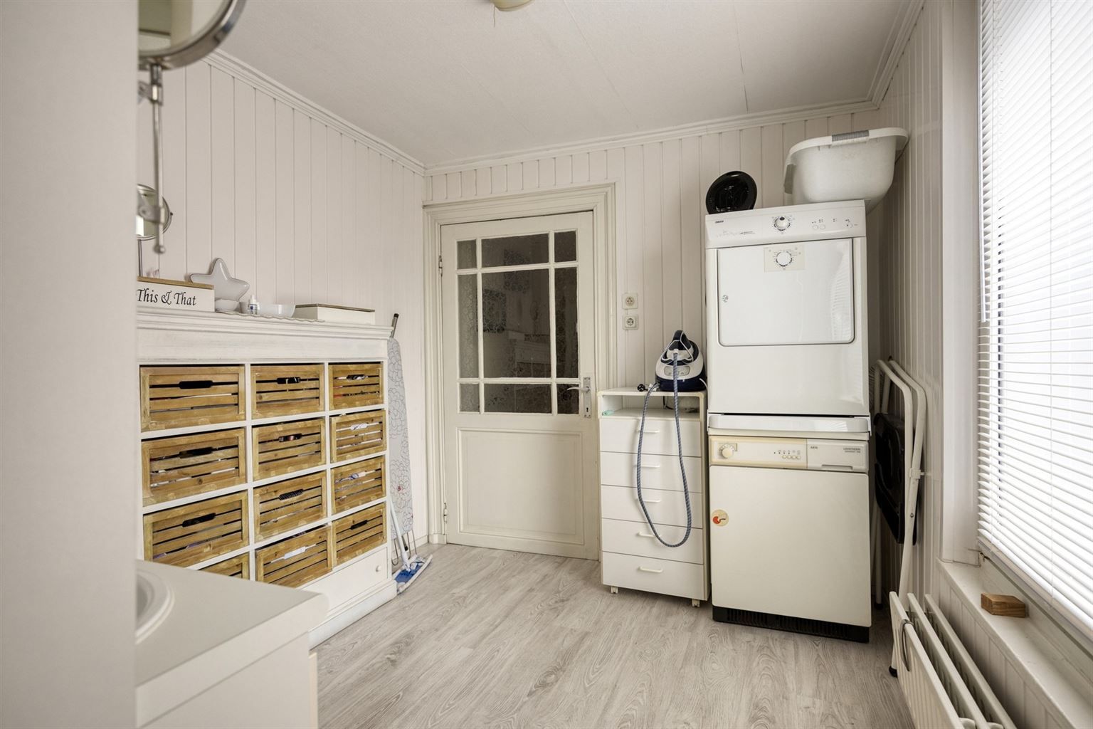 Prachtige karaktervolle stadswoning voorzien van 6 slaapkamers, ruime buitenkoer en vrijstaande garage in het centrum van Maaseik.  foto 16