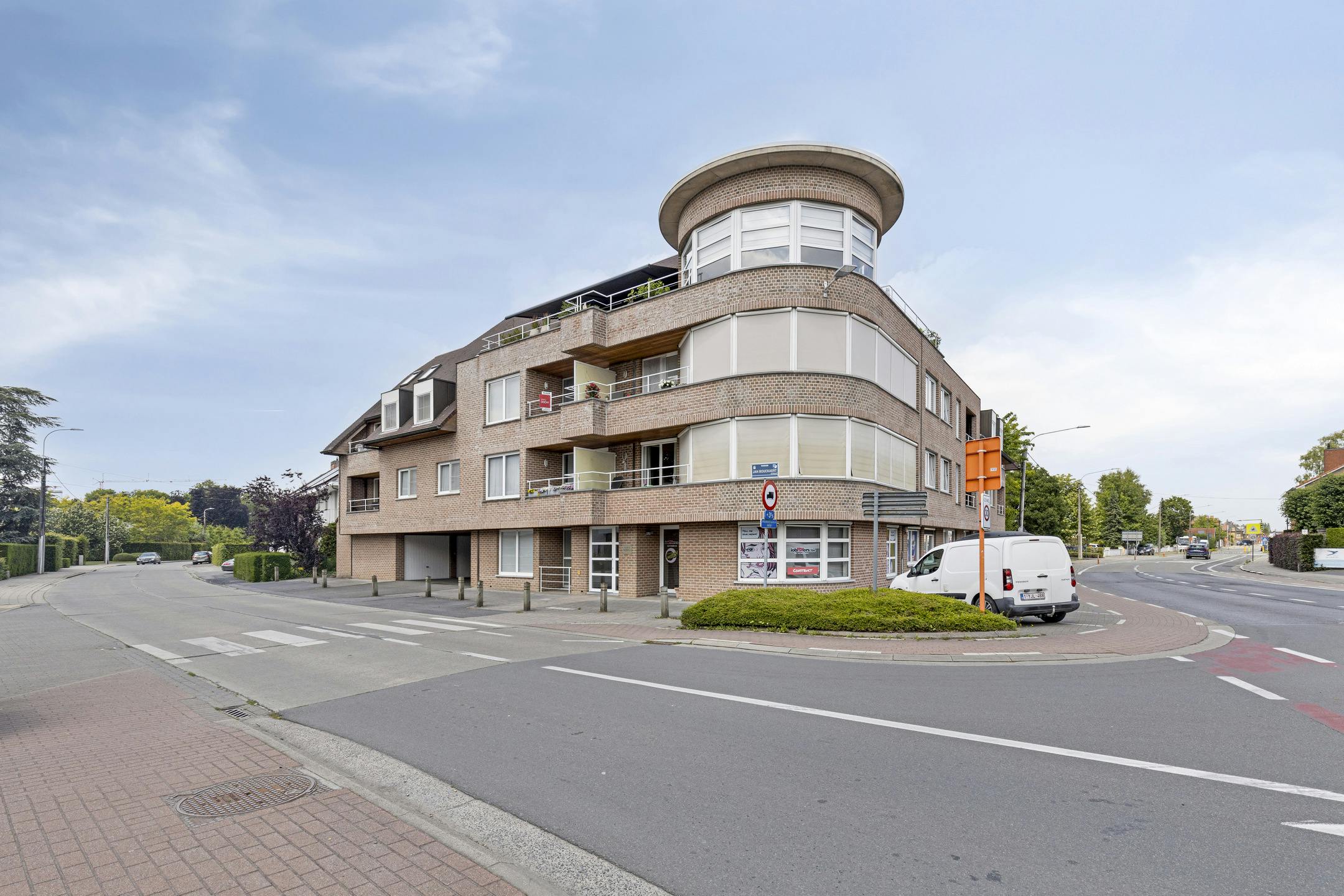 Gelijkvloers appartement met terras te koop in Waregem foto 11