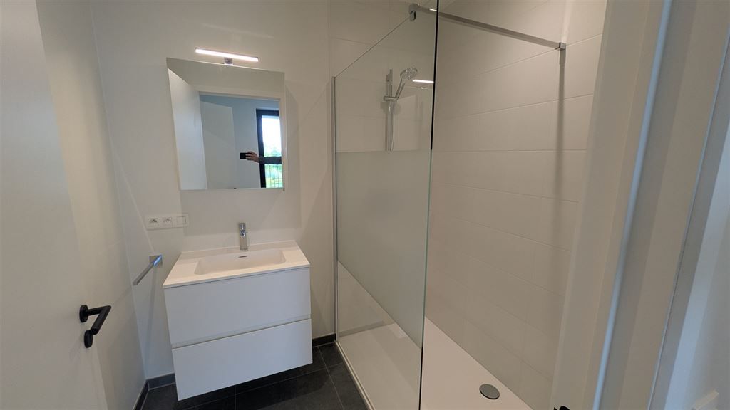 Nieuwbouw appartement met 1 slaapkamer en laadpaal voor de wagen foto 5