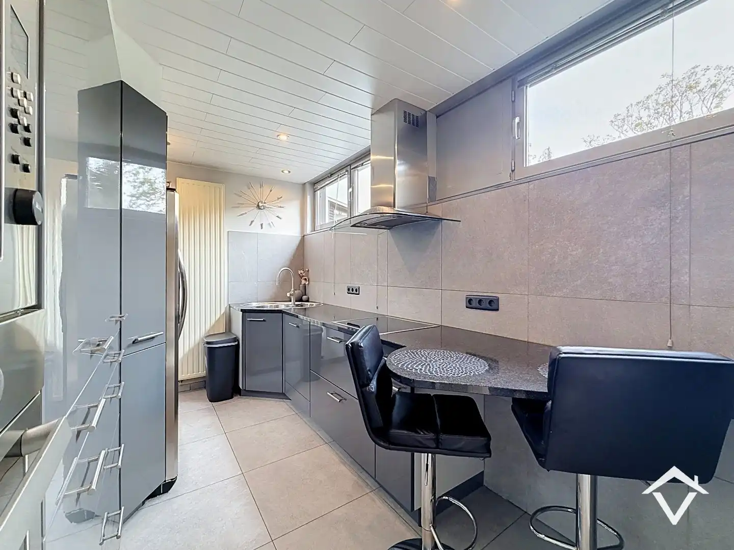 Ruim appartement met 3 slaapkamers, garage en terras te Roeselare foto 7