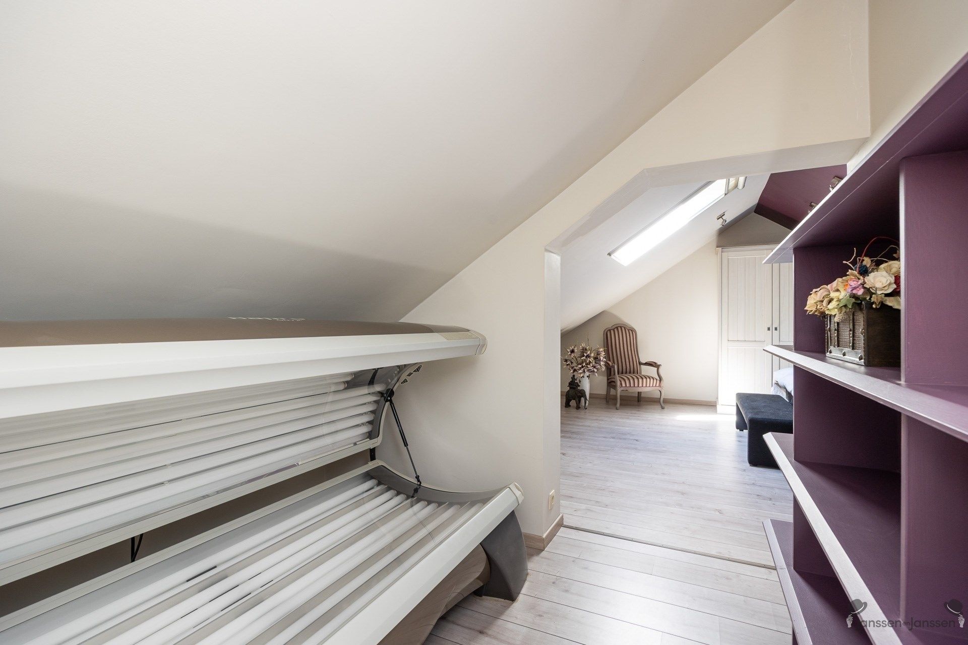 Ruime laagbouw woning met 4 slaapkamers, tuin en garage in hartje Brasschaat foto 15