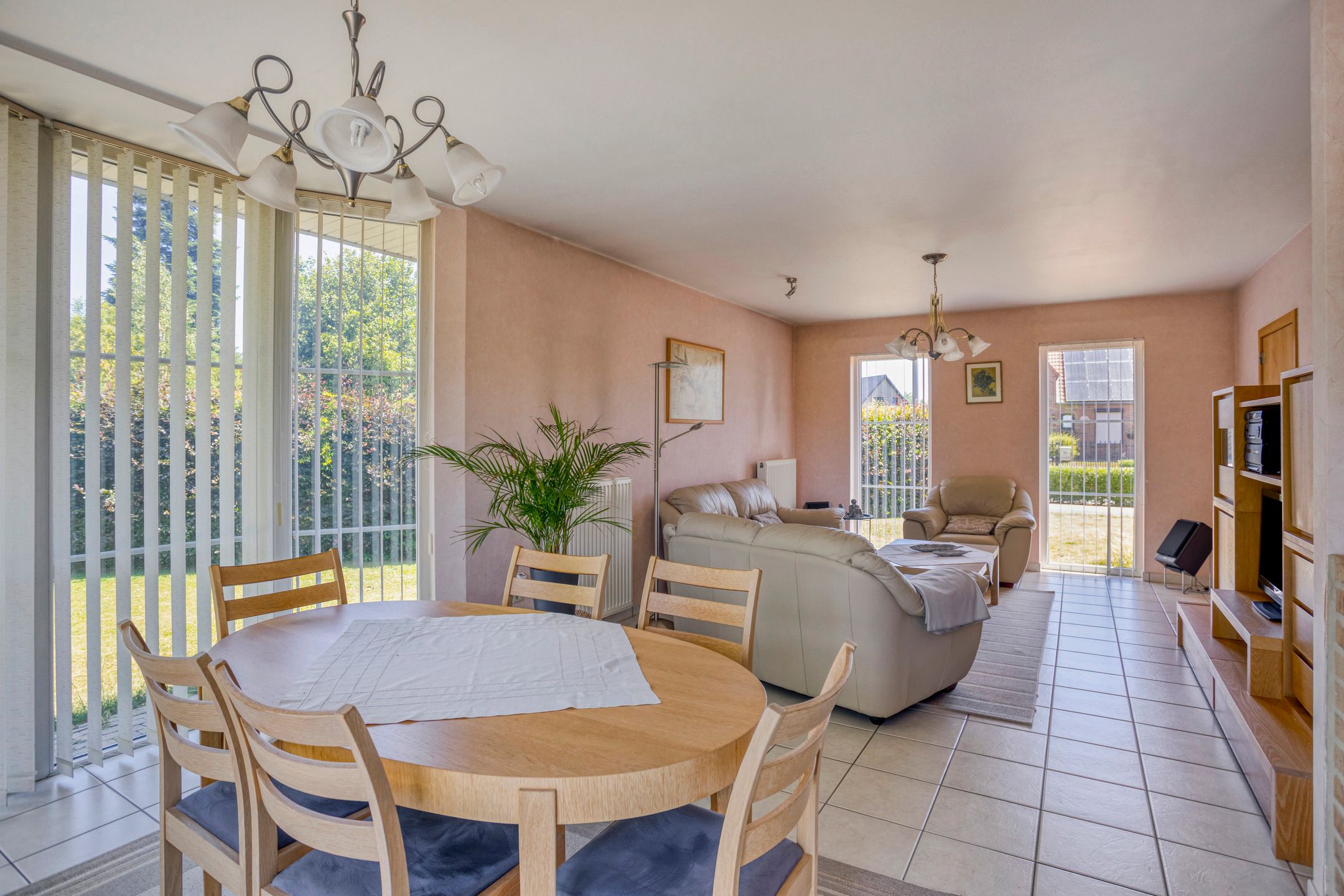 Gelijkvloerse, instapklare woning met ruime zolder foto 4