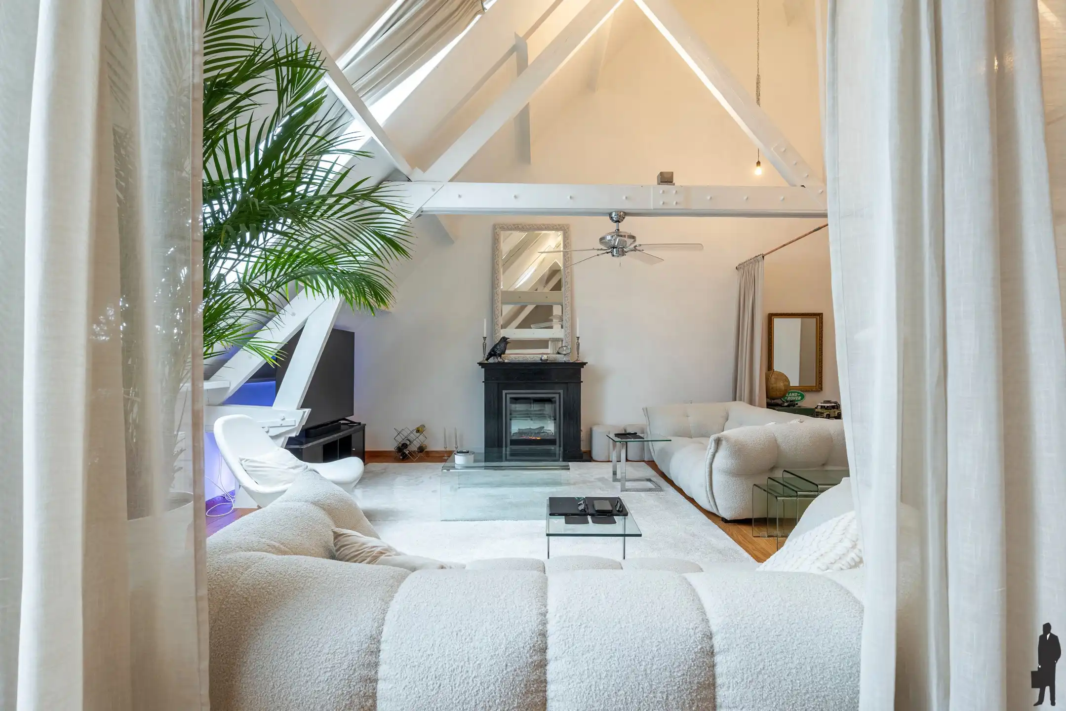 Unieke loft met mezzanine en terras in voormalige Rijkswachtkazerne in&nbsp;Hoogstraten foto 3