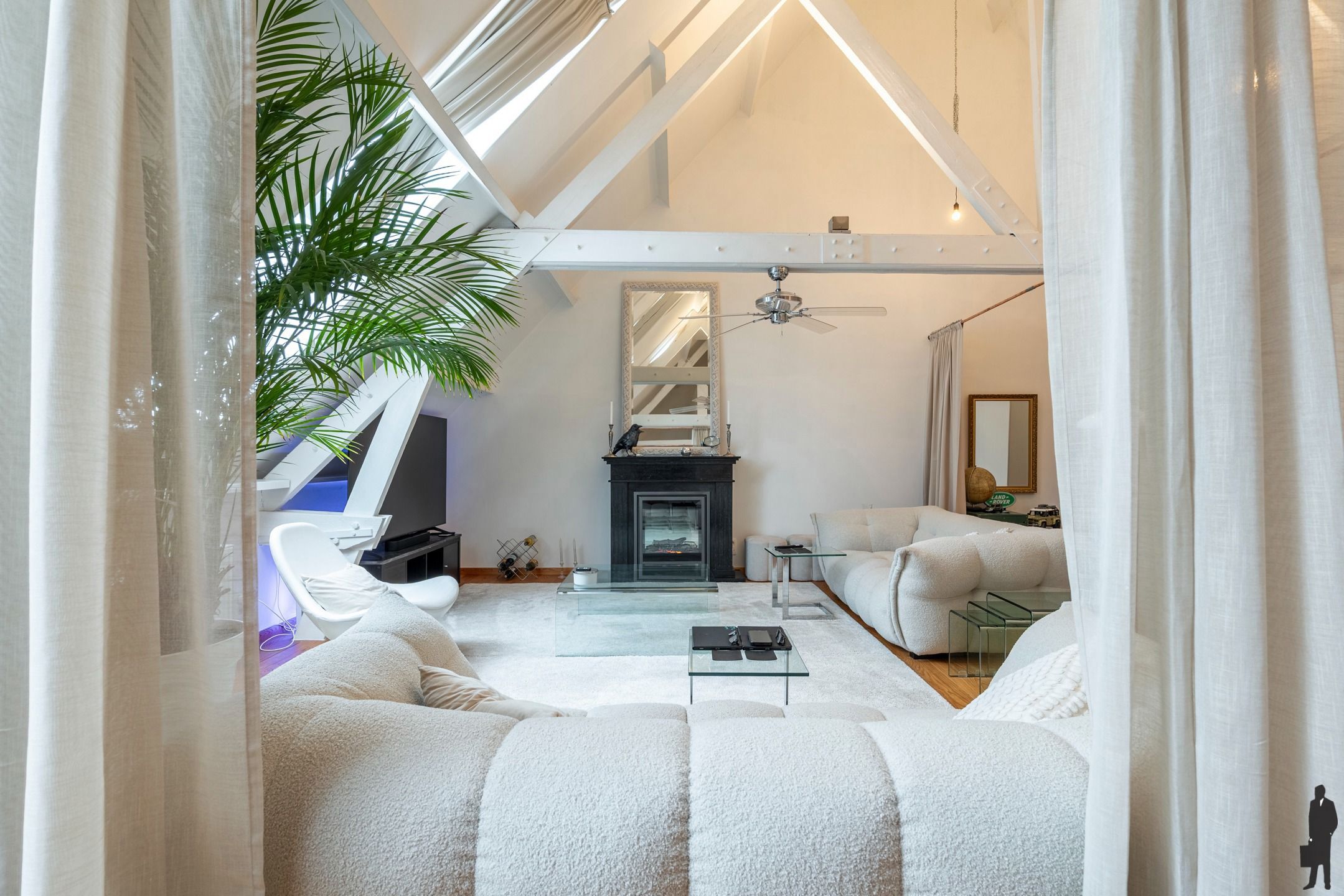 Unieke loft met mezzanine en terras in voormalige Rijkswachtkazerne in&nbsp;Hoogstraten foto 3