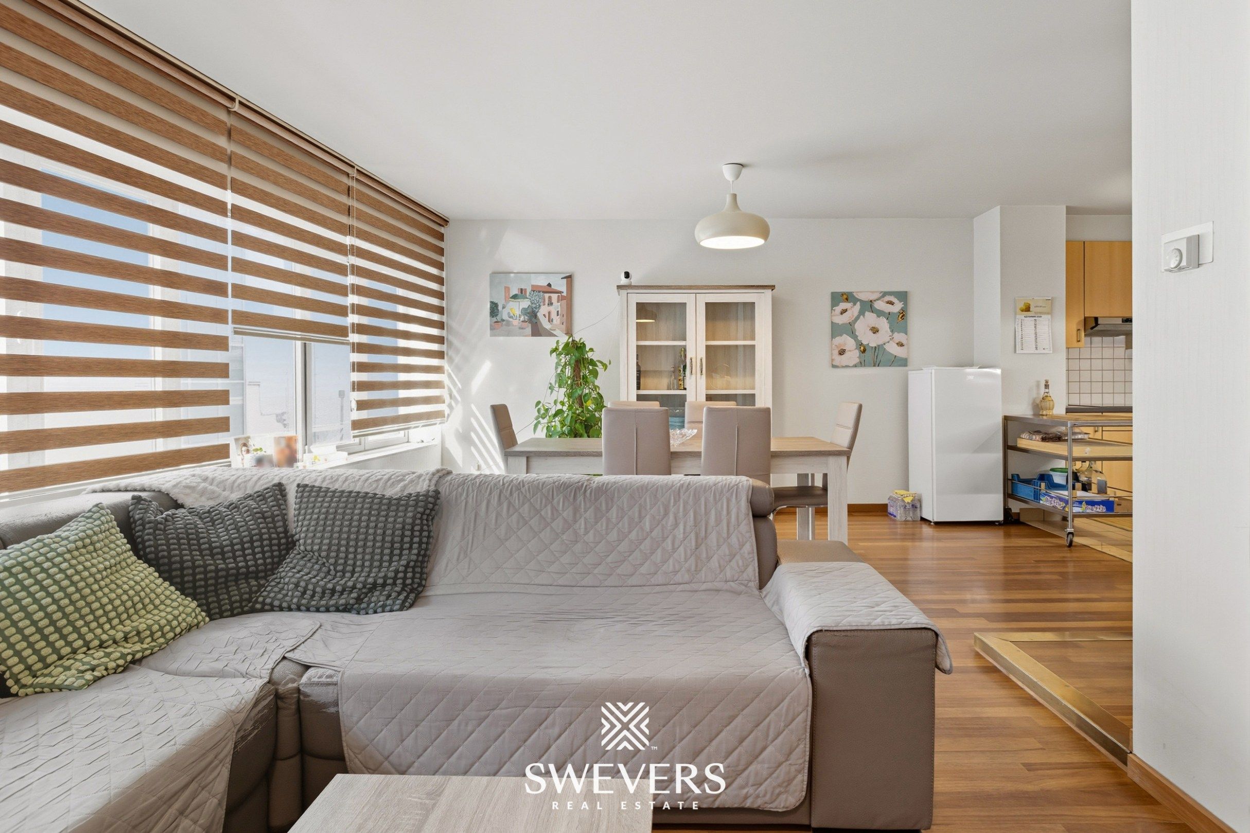 Instapklaar appartement met gezellig terras in hartje Hasselt foto 3