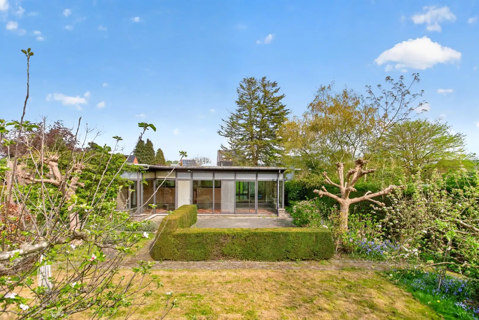 Ruime gelijkvloerse woning met veel potentieel op rustige ligging in Mol foto 47