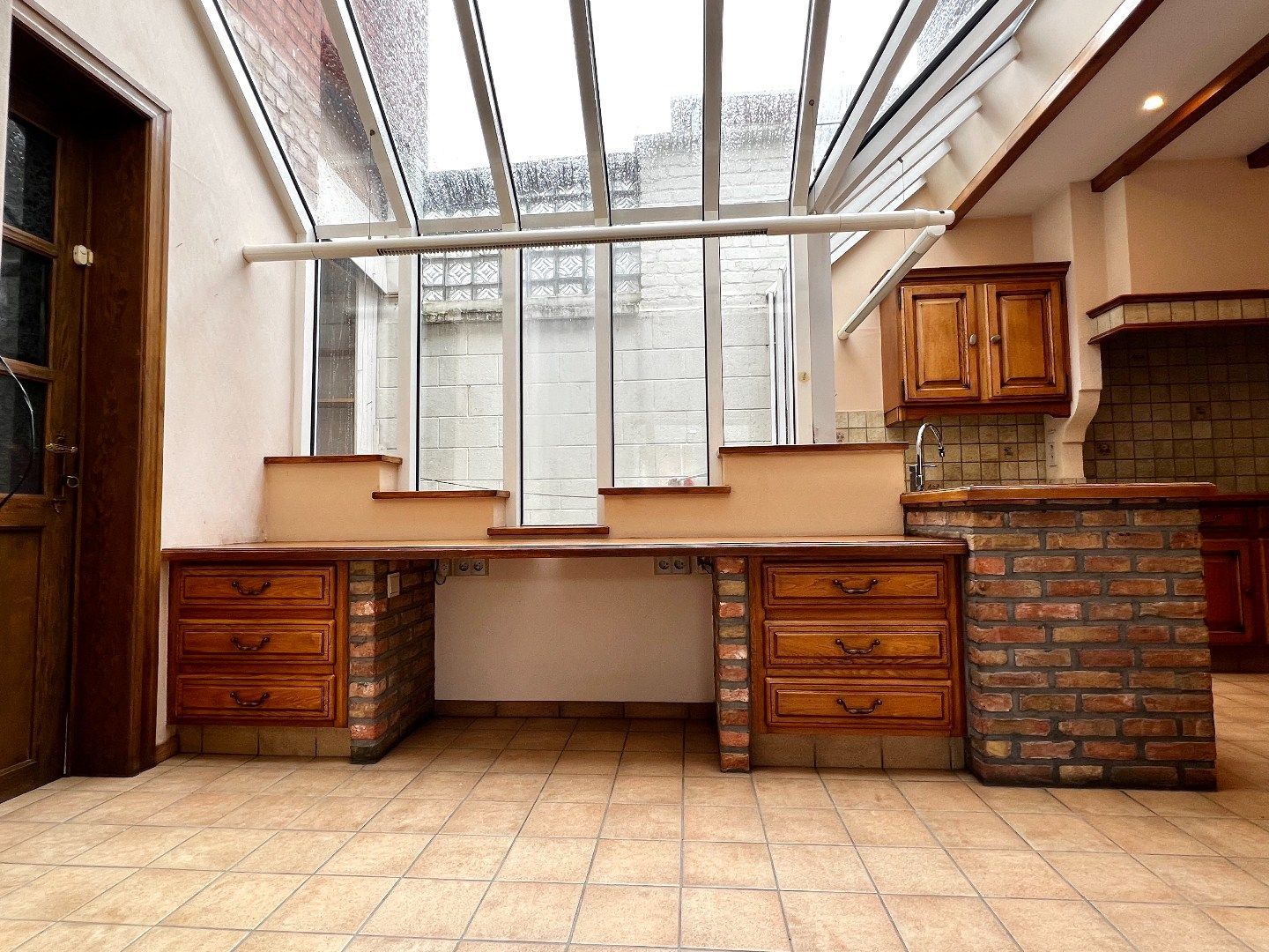 Ruime hoekwoning met handelsruimte en tal van mogelijkheden! foto 12