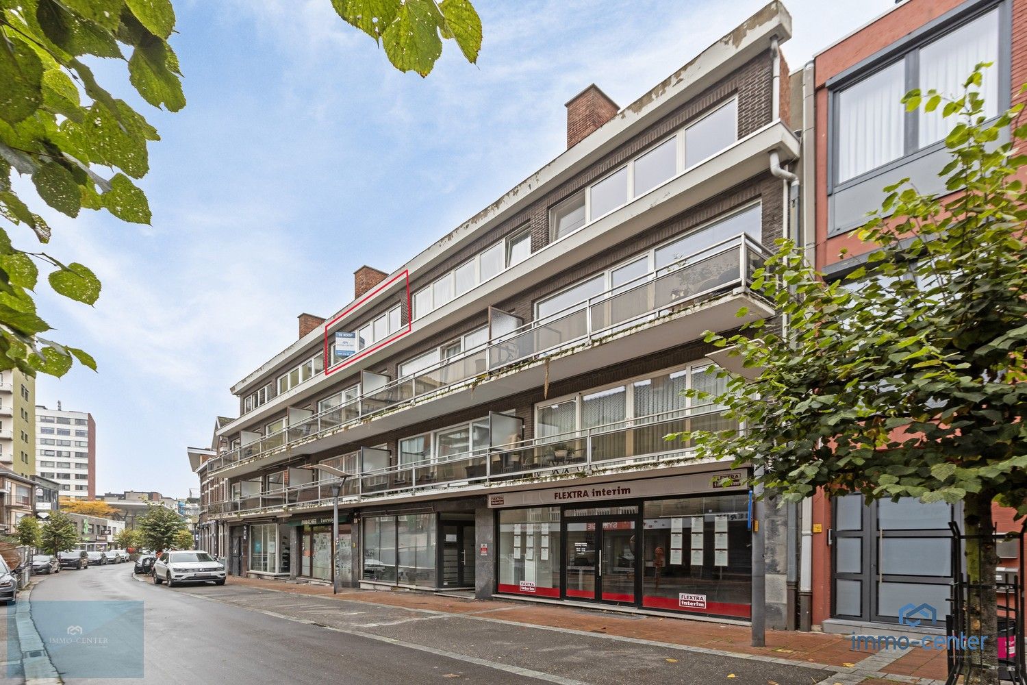 Hoofdfoto van de publicatie: Instapklaar 2-slaapkamer appartement met vernieuwde keuken en badkamer in het hart van Genk